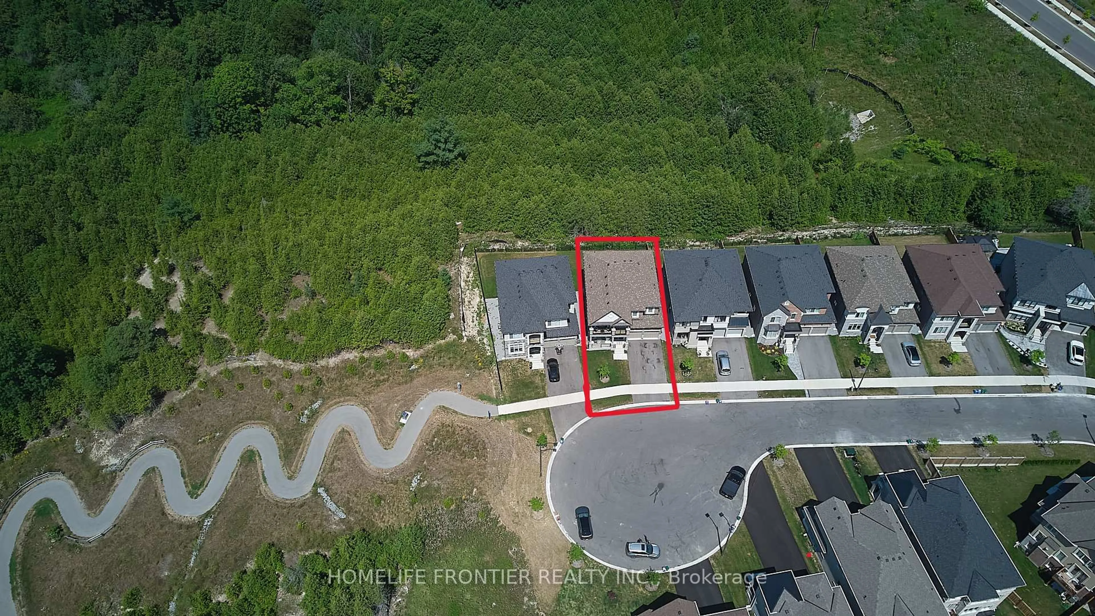 A pic from outside/outdoor area/front of a property/back of a property/a pic from drone, street for 296 Ben Sinclair Ave, East Gwillimbury Ontario L9N 0Z1