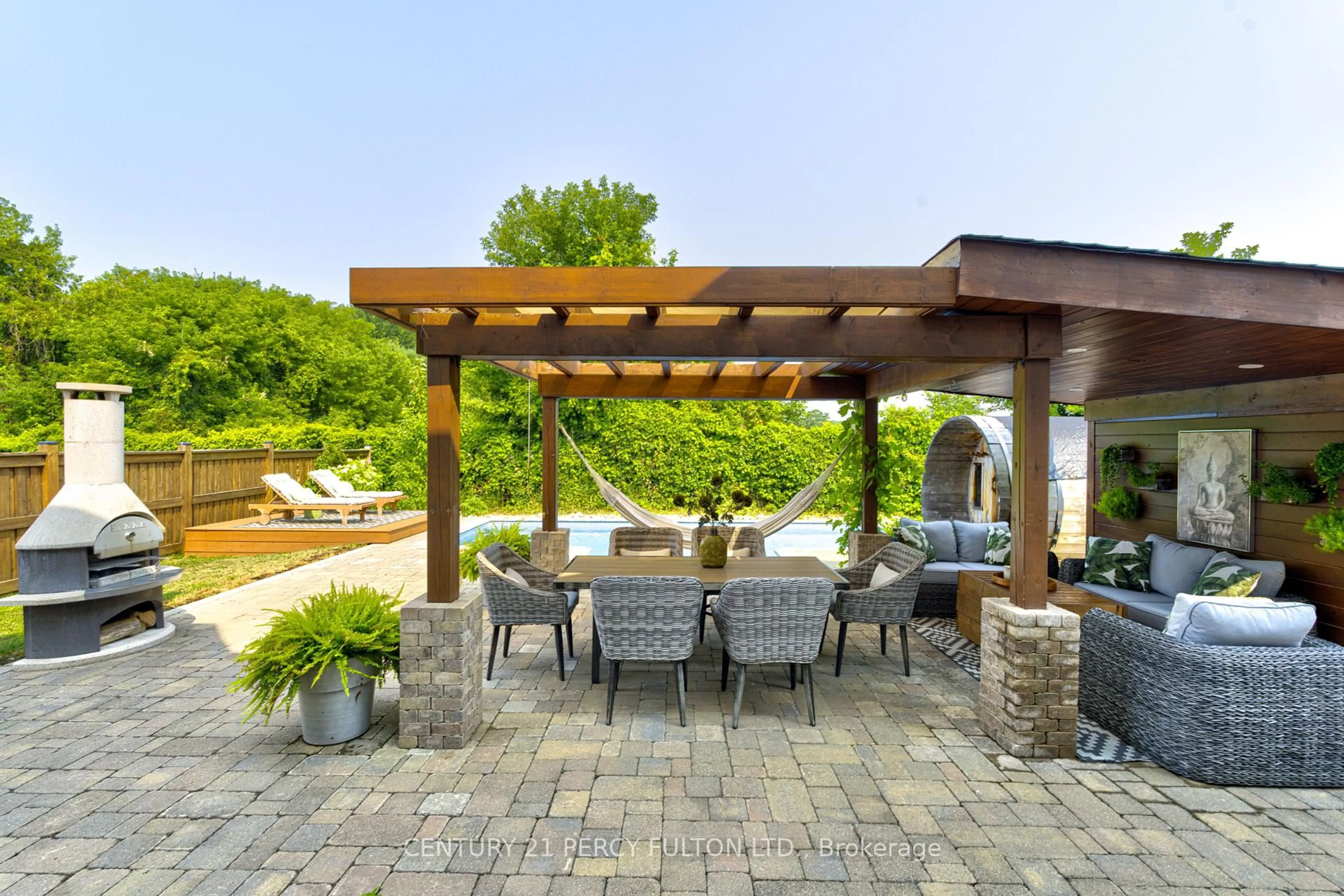 Patio, unknown for 122 John W Taylor Ave, New Tecumseth Ontario L9R 0E7