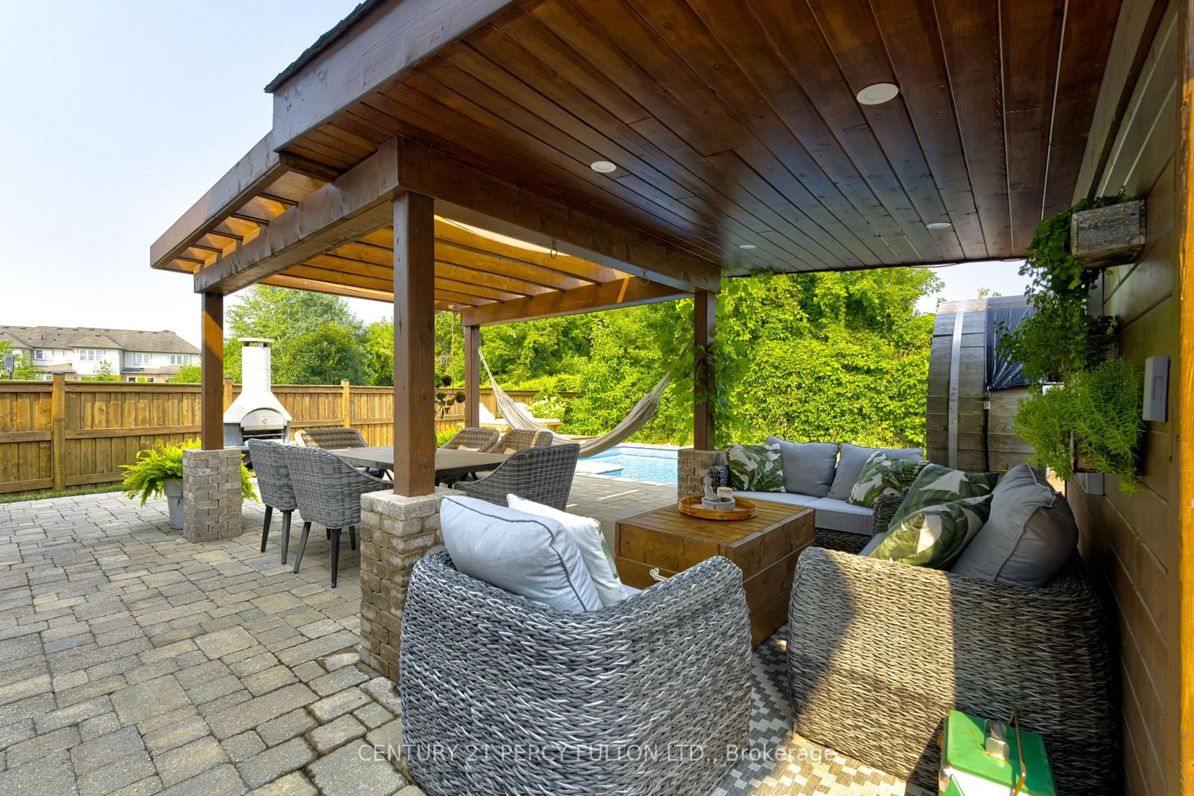 Patio, unknown for 122 John W Taylor Ave, New Tecumseth Ontario L9R 0E7