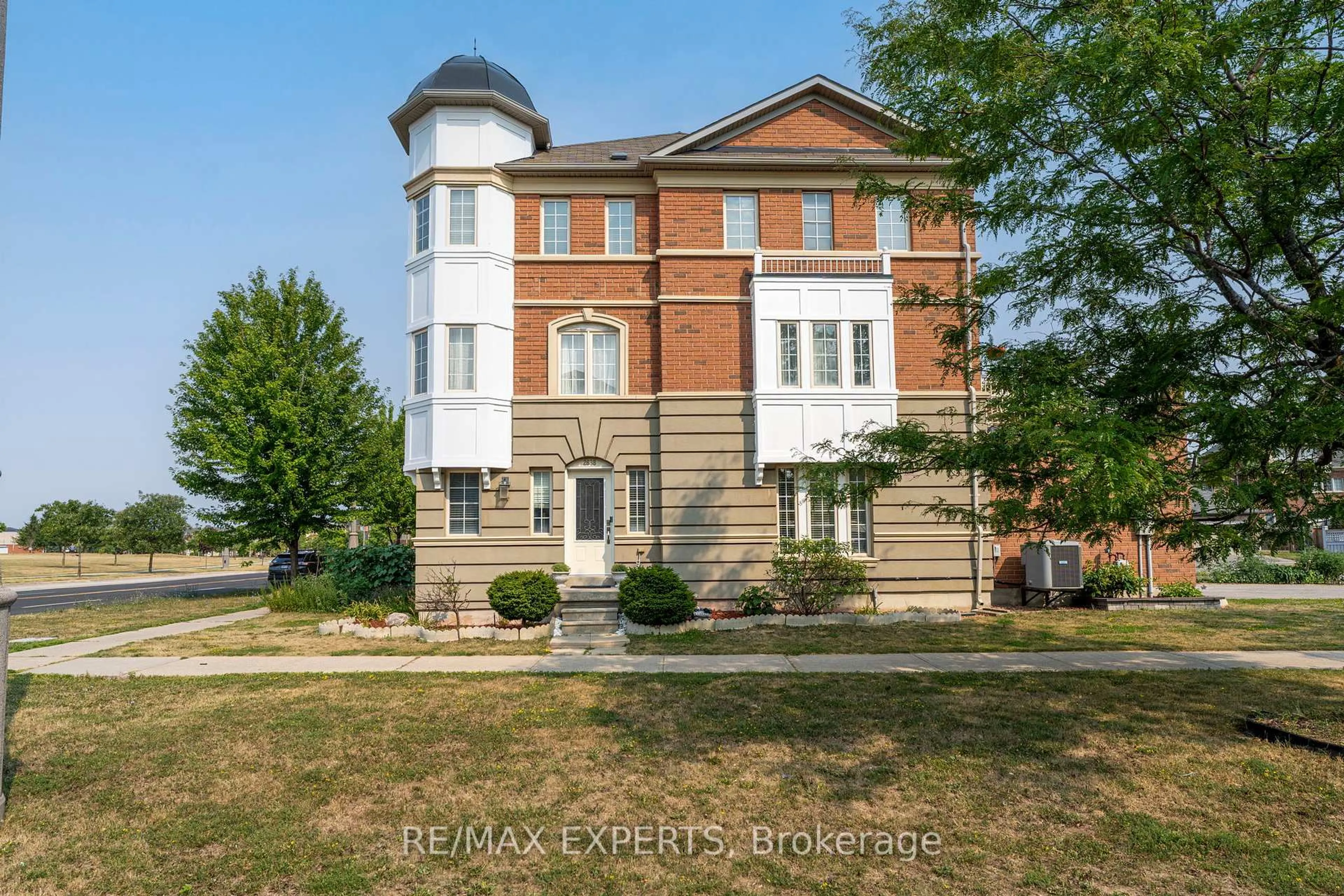 Home with brick exterior material, building for 2638 Bur Oak Ave, Markham Ontario L6B 1J3