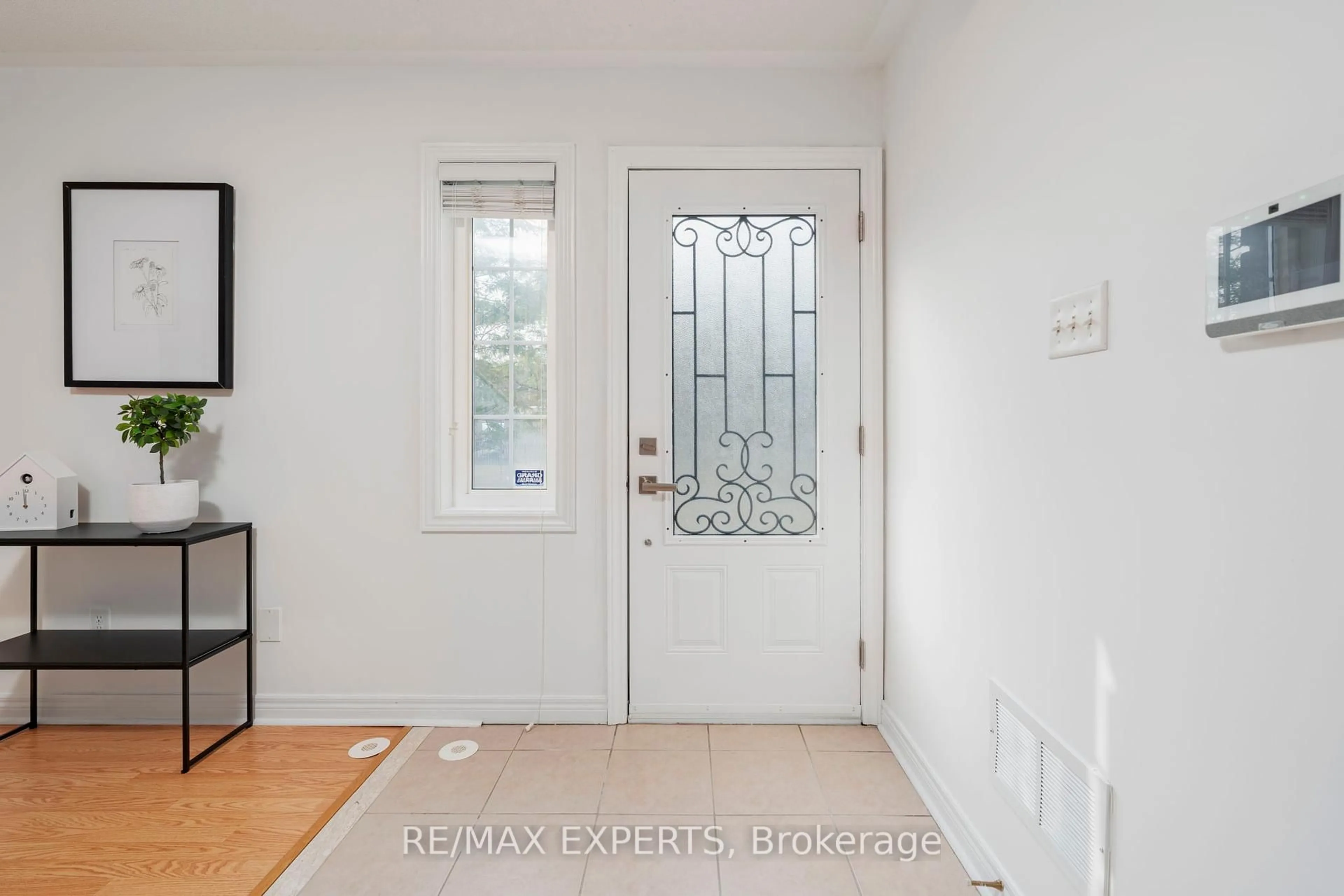 Indoor entryway for 2638 Bur Oak Ave, Markham Ontario L6B 1J3