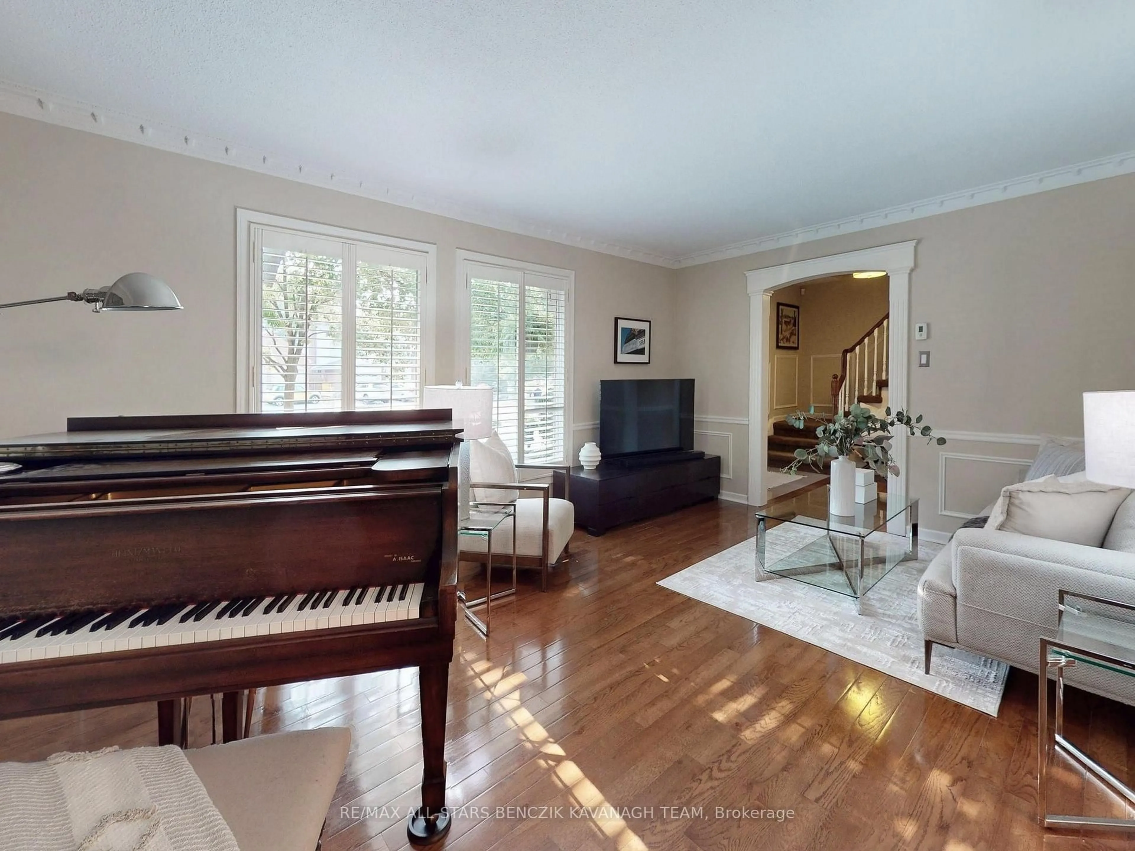 Living room with furniture, unknown for 93 Sir Lancelot Dr, Markham Ontario L3P 2J3