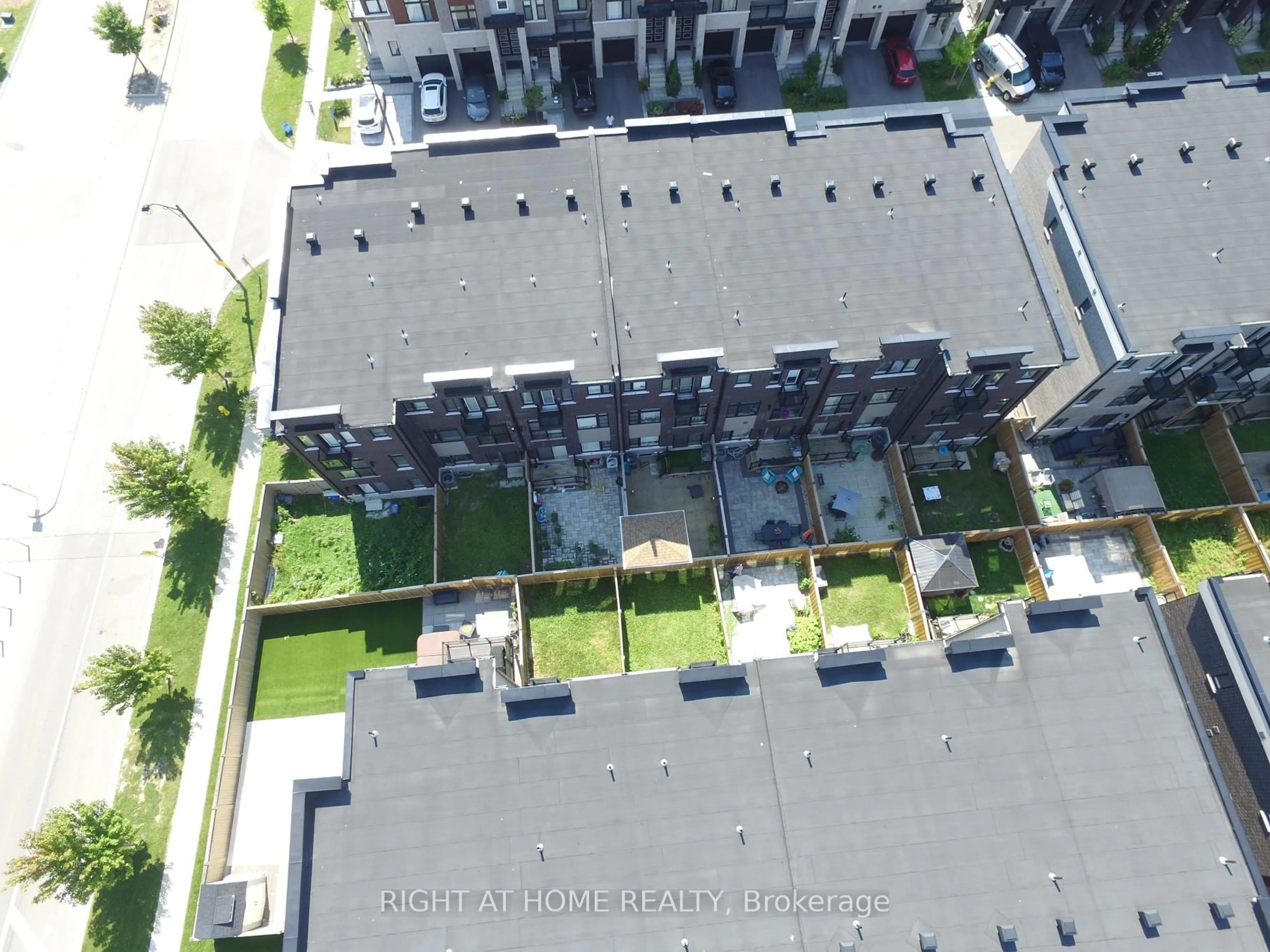 A pic from outside/outdoor area/front of a property/back of a property/a pic from drone, city buildings view from balcony for 12 Laskin Dr, Vaughan Ontario L6A 5A4