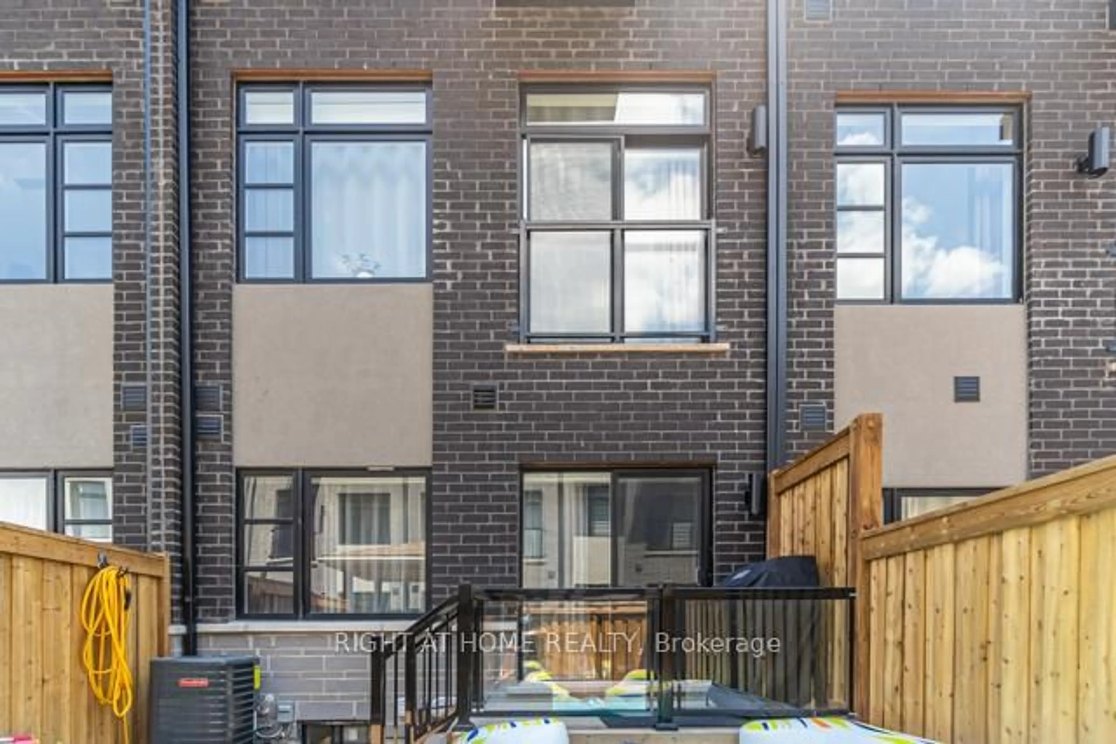 Patio, street for 12 Laskin Dr, Vaughan Ontario L6A 5A4