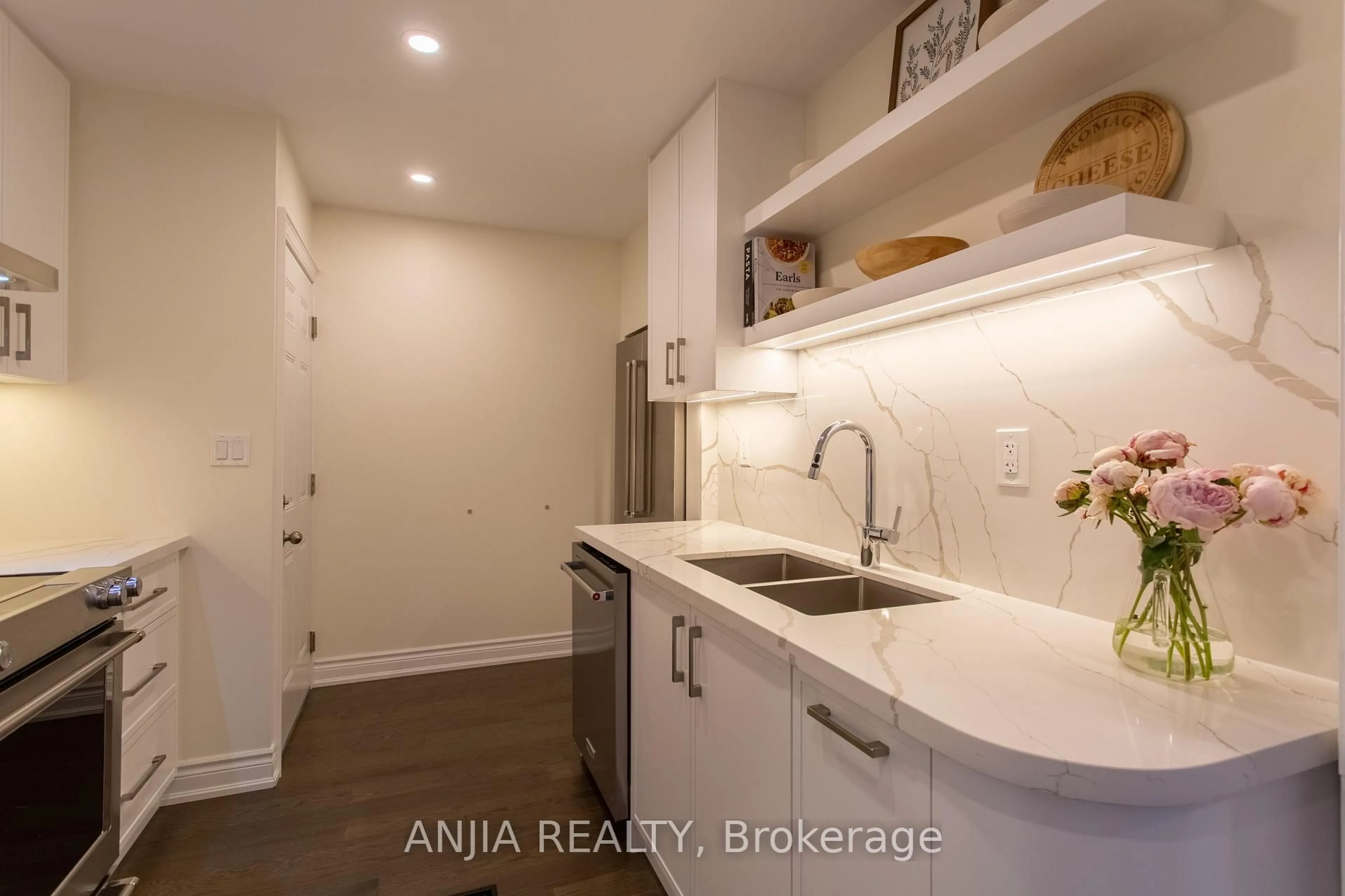 Unknown for 9 MACE Ave, Richmond Hill Ontario L4E 1K8