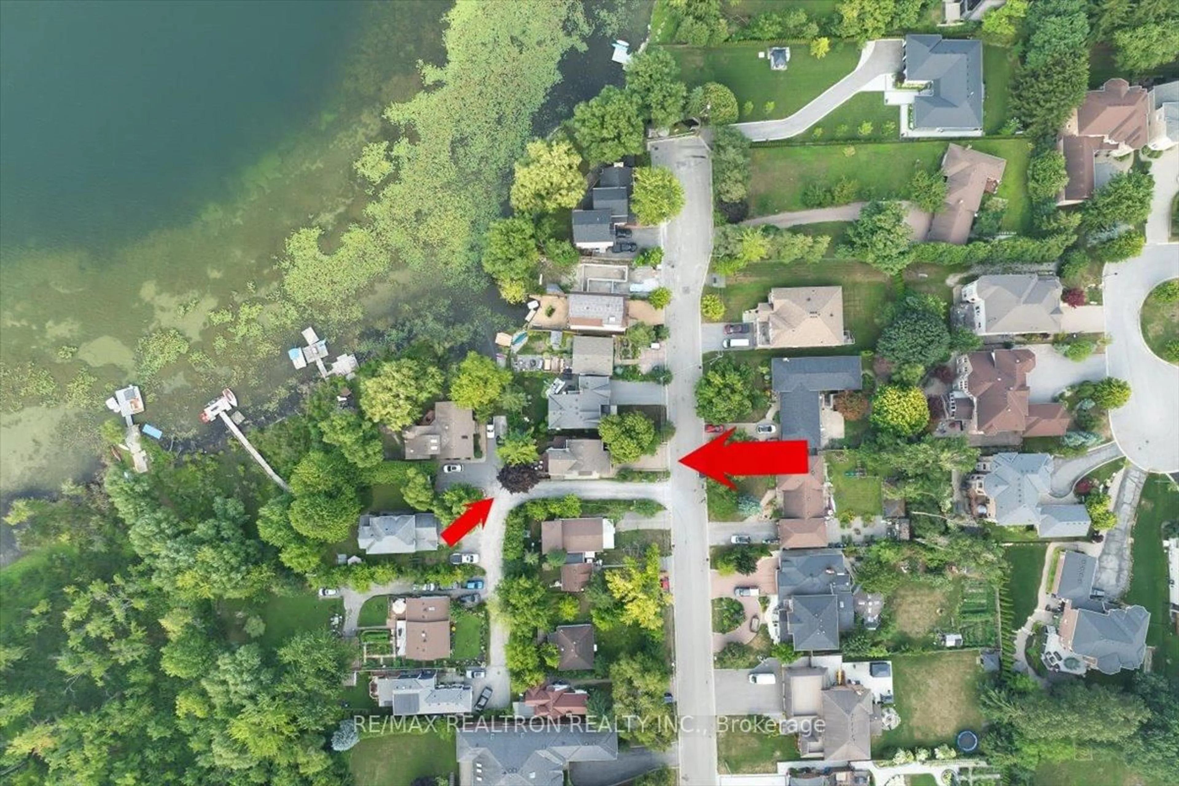 A pic from outside/outdoor area/front of a property/back of a property/a pic from drone, water/lake/river/ocean view for 280 Douglas Rd, Richmond Hill Ontario L4E 3H6