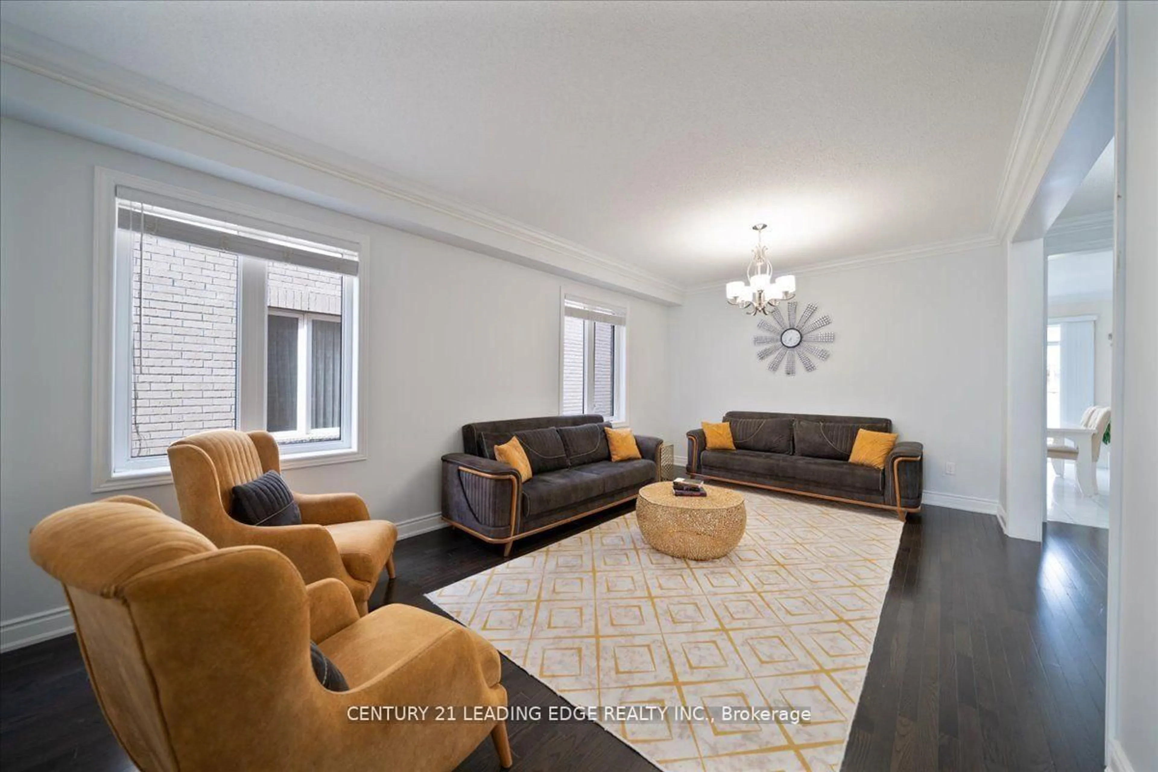 Living room with furniture, unknown for 324 Chatfield Dr, Vaughan Ontario L4L 1A6