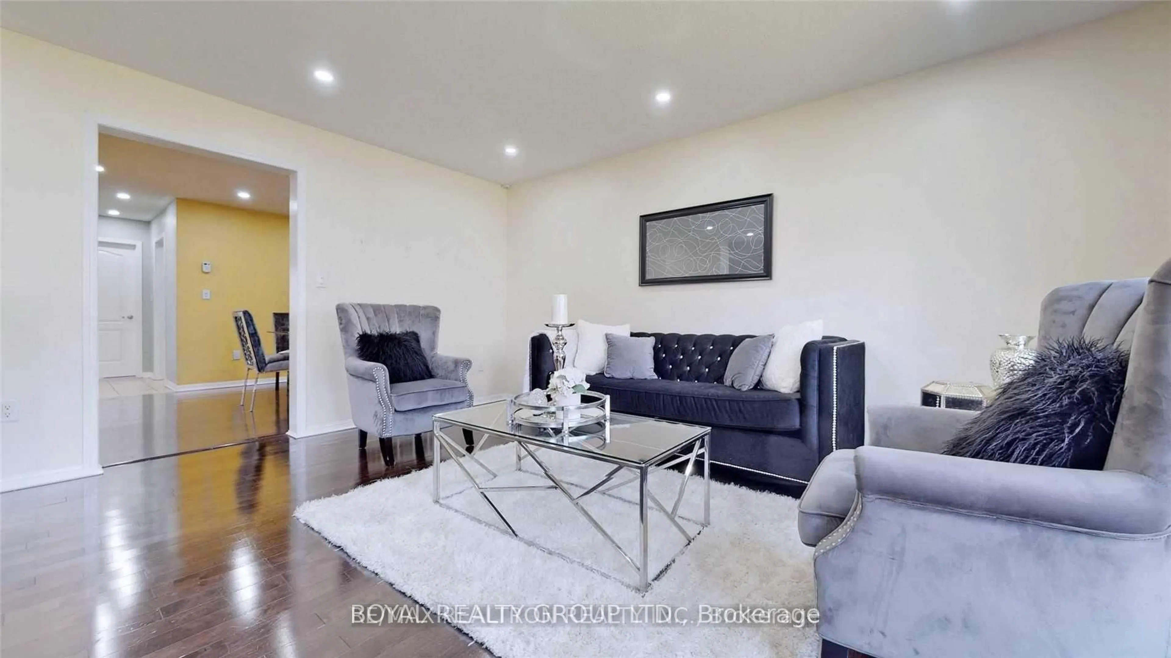 Living room with furniture, unknown for 16 Ferris Lane, New Tecumseth Ontario L9R 0H9