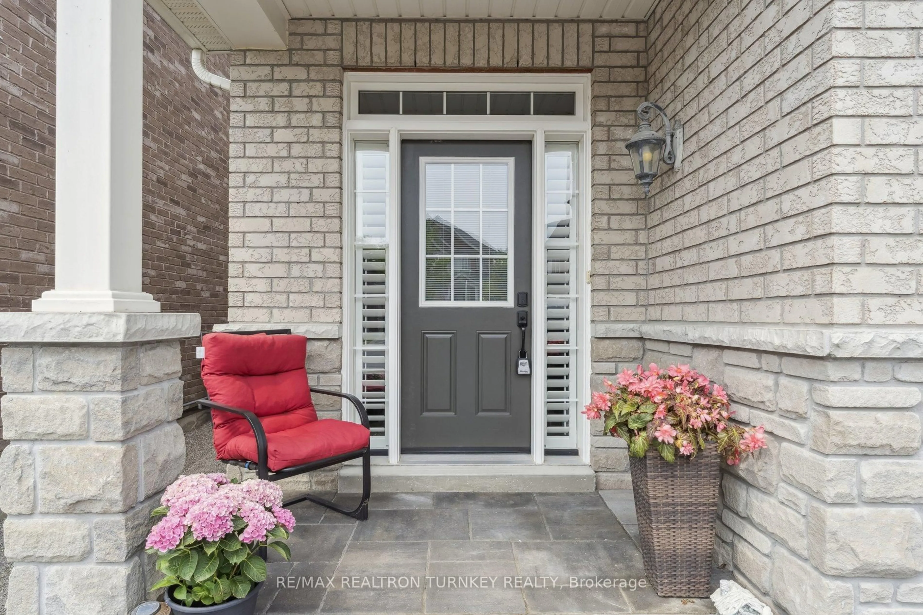 Indoor entryway for 88 Donald Stewart Cres, East Gwillimbury Ontario L0G 1M0
