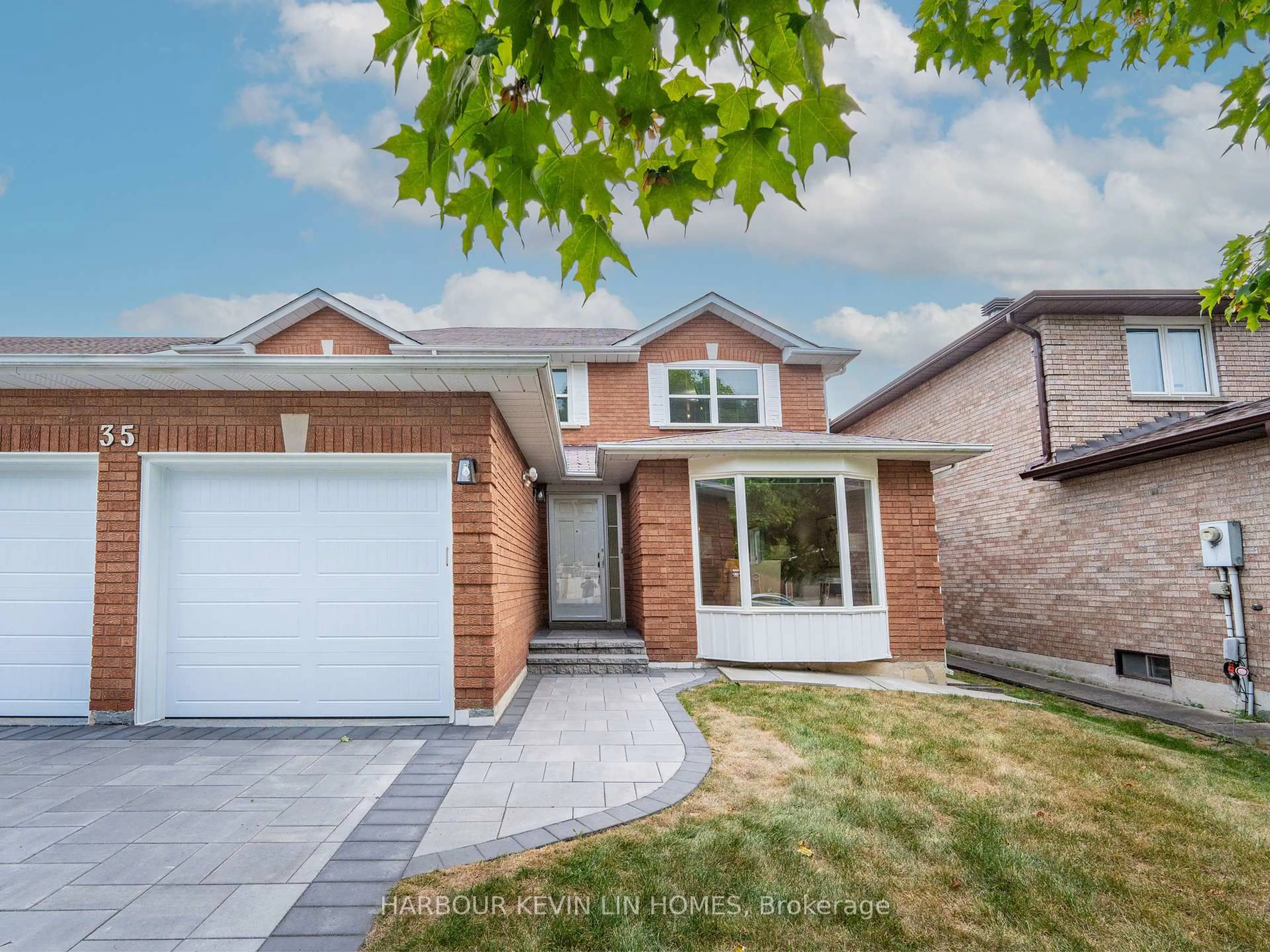 Home with brick exterior material, street for 35 Lynngrove Cres, Richmond Hill Ontario L4B 2C1