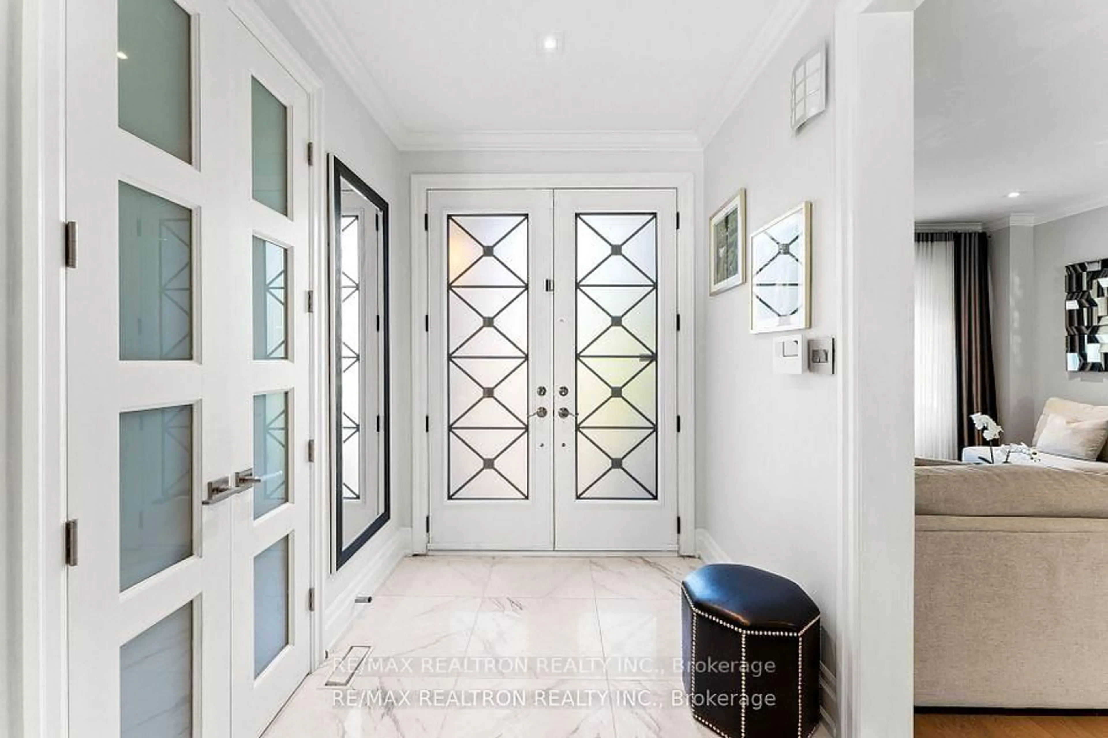 Indoor entryway for 90 Savoy Cres, Vaughan Ontario L4J 7W3