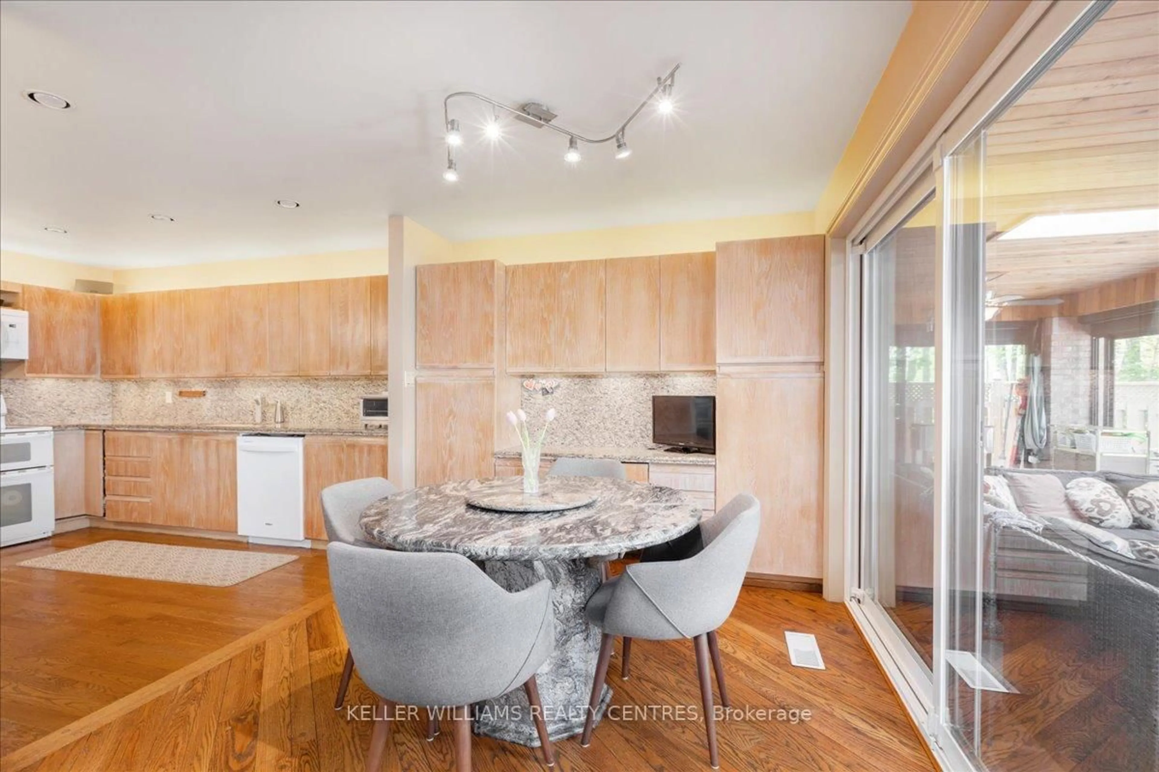 Contemporary kitchen, ceramic/tile floor for 700 Lake Dr, Georgina Ontario L4P 3C8