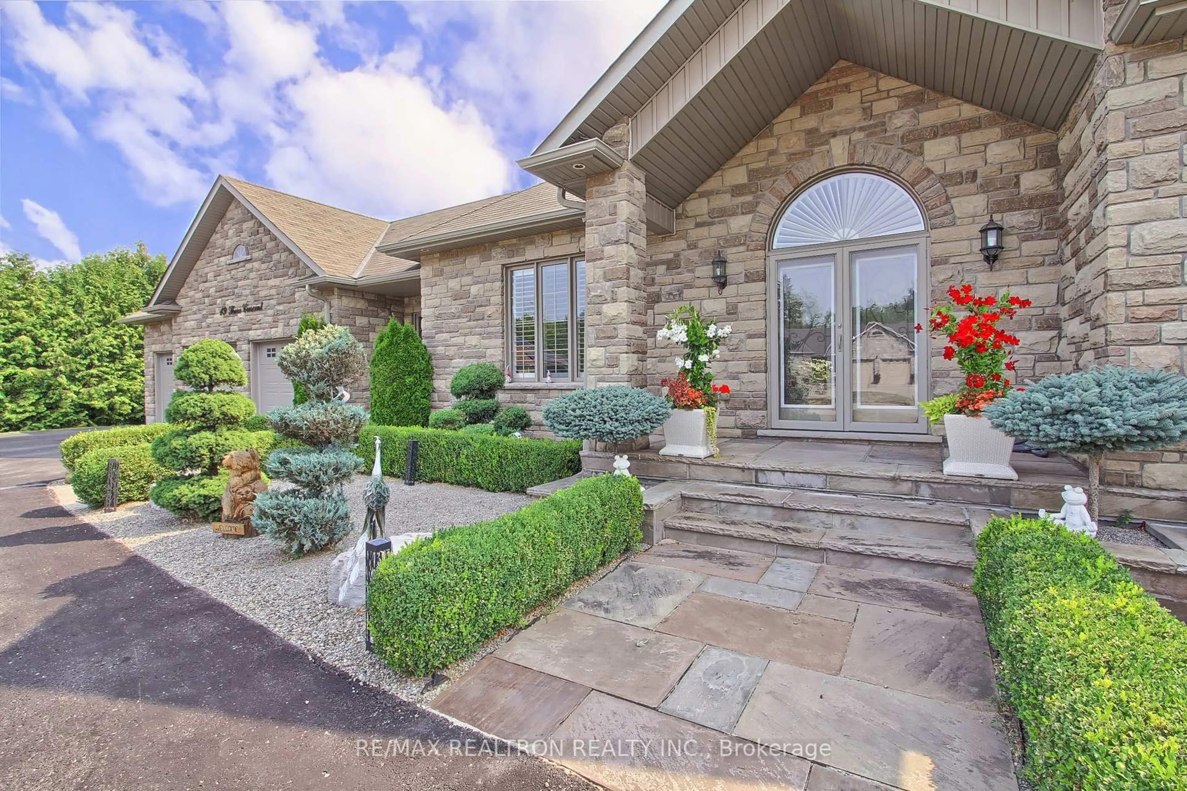 Unknown for 19 Shore Cres, Georgina Ontario L0E 1S0