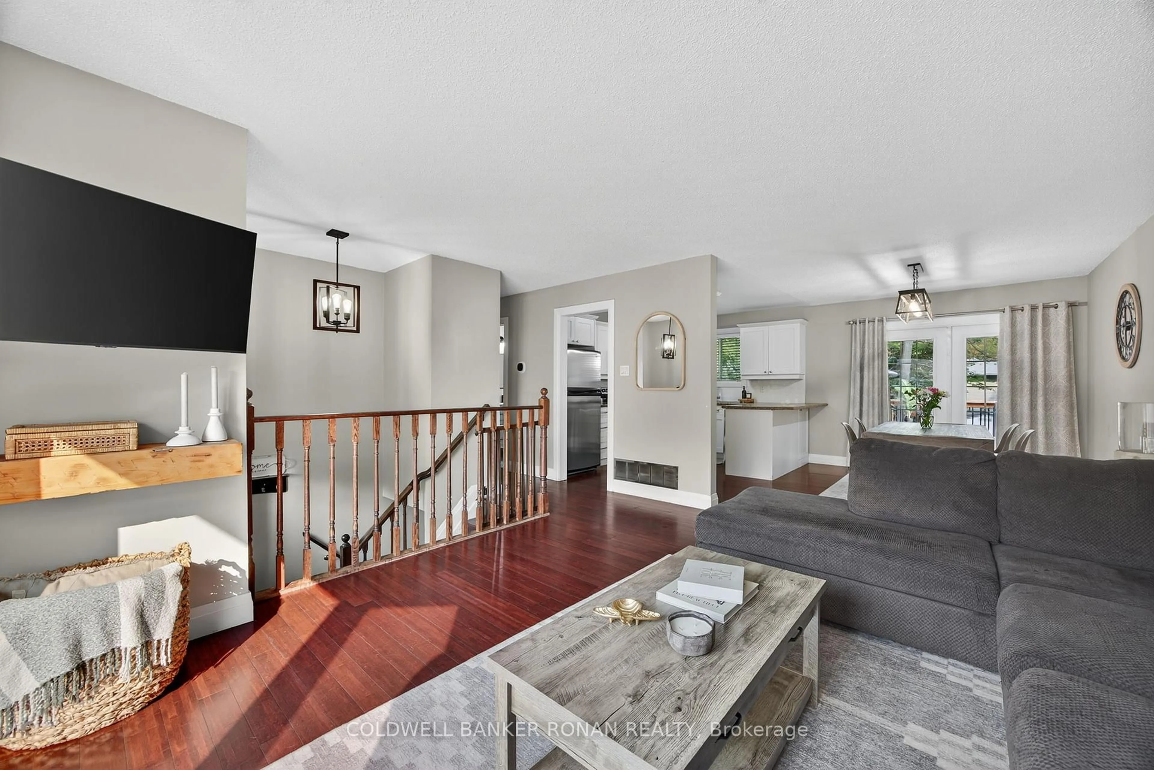 Unknown for 13 Pridham Cres, Essa Ontario L3W 0G5
