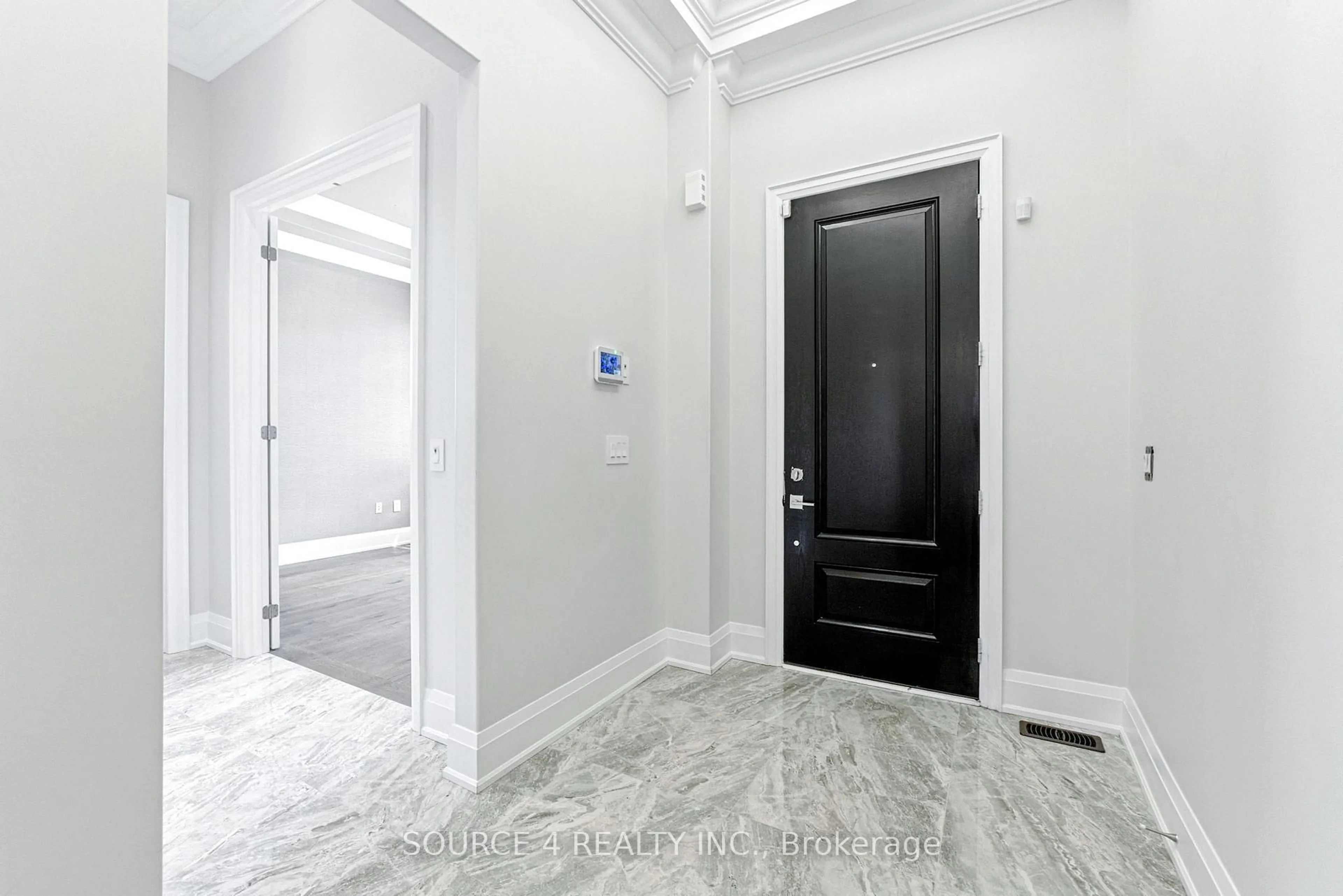 Indoor entryway for 12 Night Sky Crt, Richmond Hill Ontario L4C 2R4