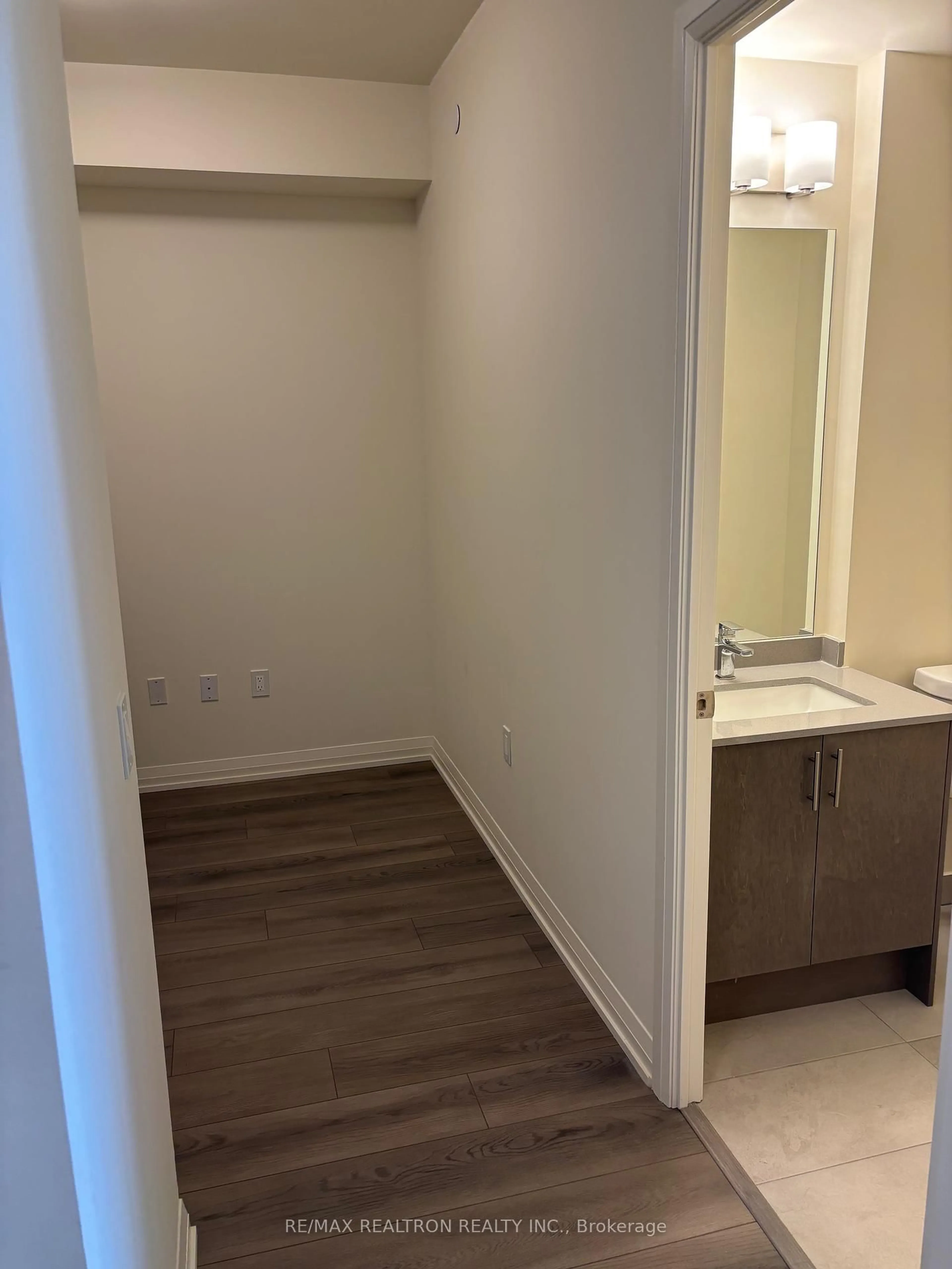 A pic of a room for 9000 Jane St #1920, Vaughan Ontario L4K 0M6