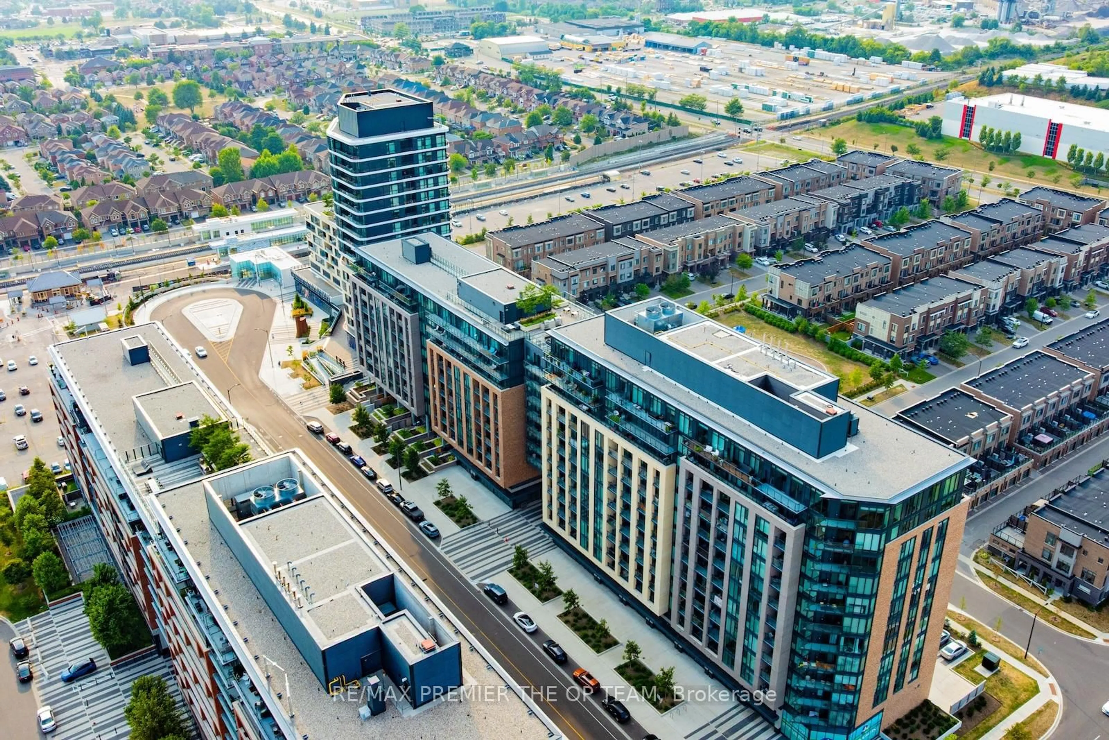 A pic from outside/outdoor area/front of a property/back of a property/a pic from drone, city buildings view from balcony for 100 Eagle Rock Way #707, Vaughan Ontario L6A 5B9