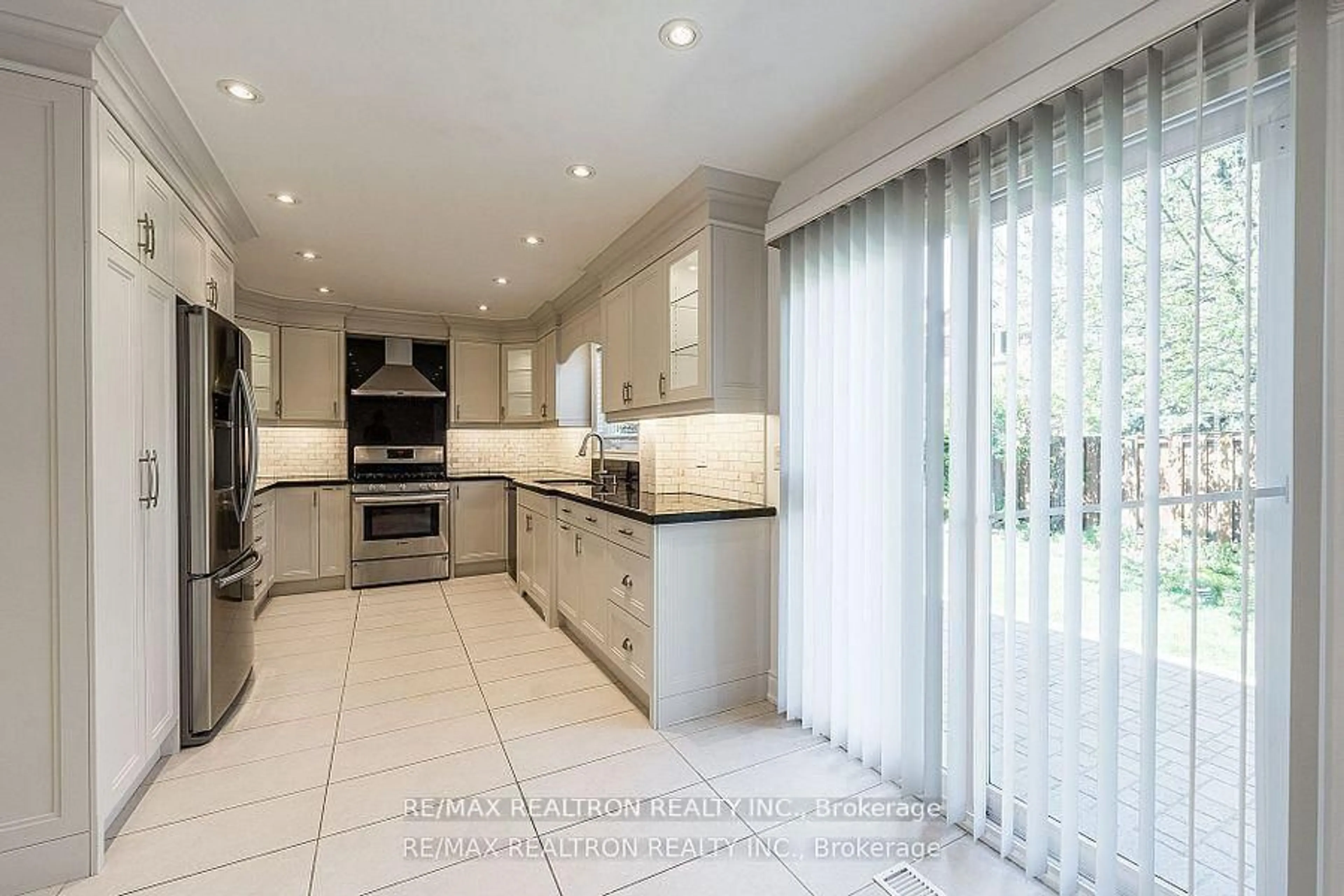 Contemporary kitchen, ceramic/tile floor for 550 York Hill Blvd, Vaughan Ontario L4J 5K7