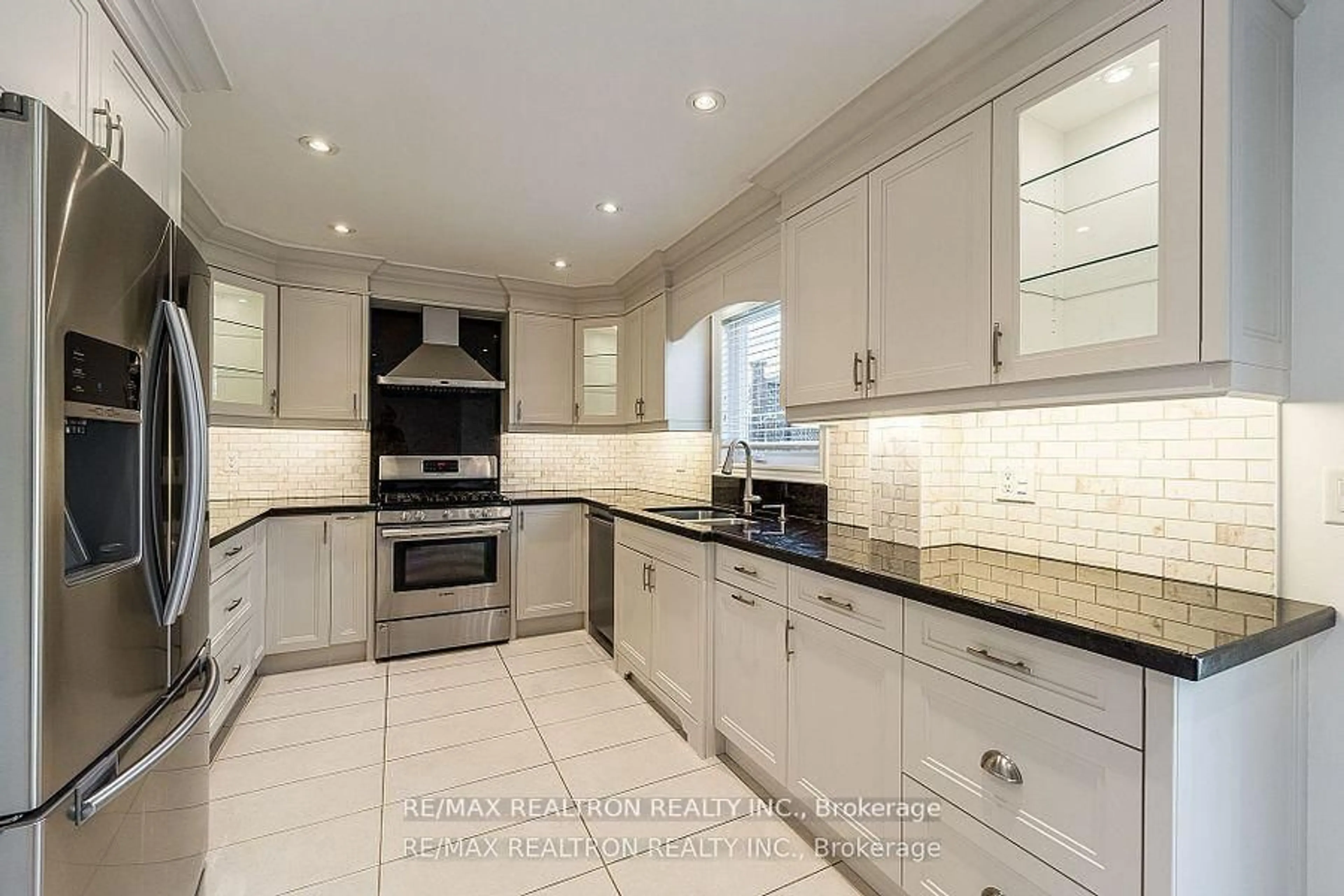 Contemporary kitchen, ceramic/tile floor for 550 York Hill Blvd, Vaughan Ontario L4J 5K7