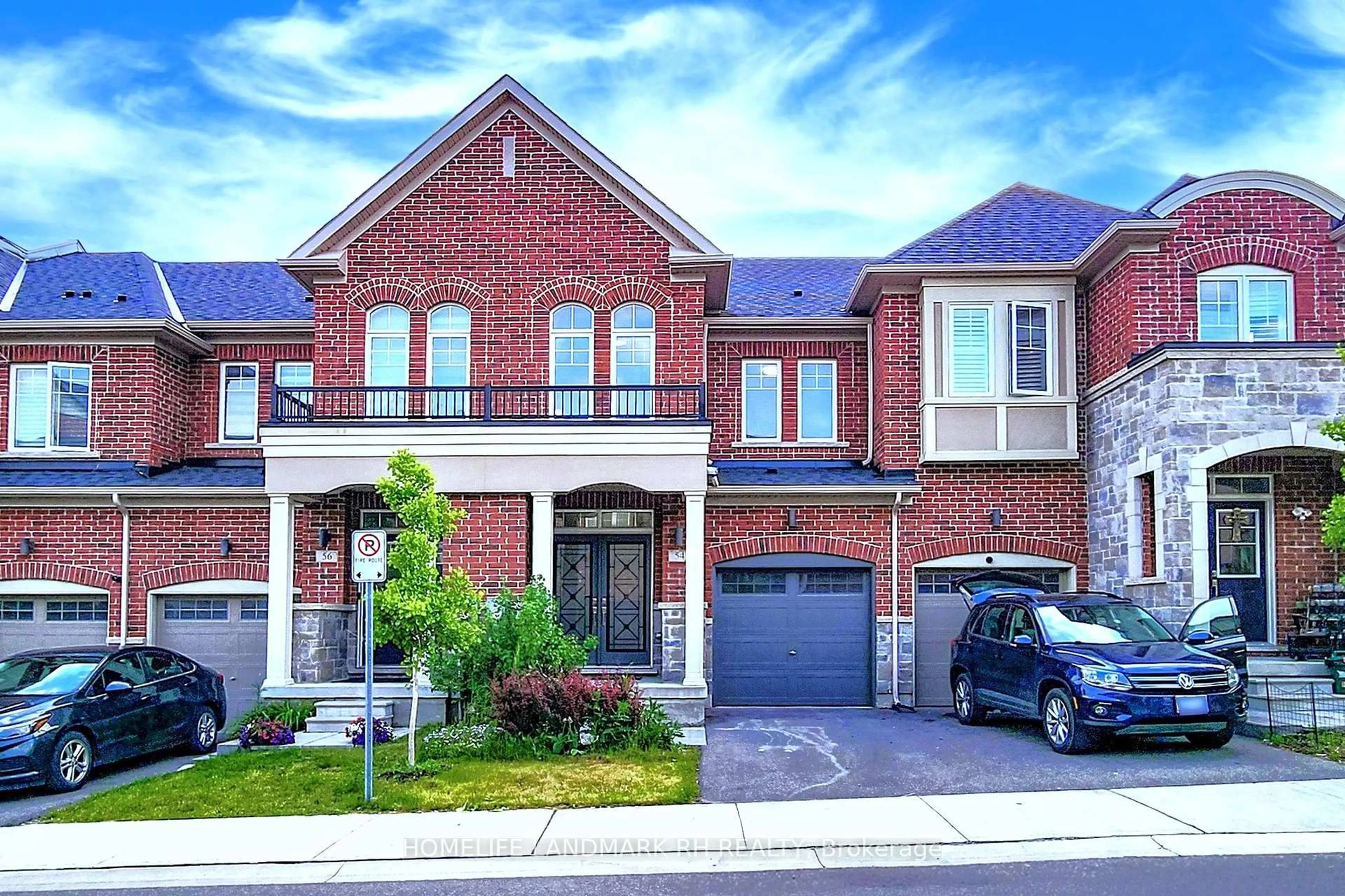 Home with brick exterior material, street for 54 Dundonald Tr, Newmarket Ontario L3Y 0E1