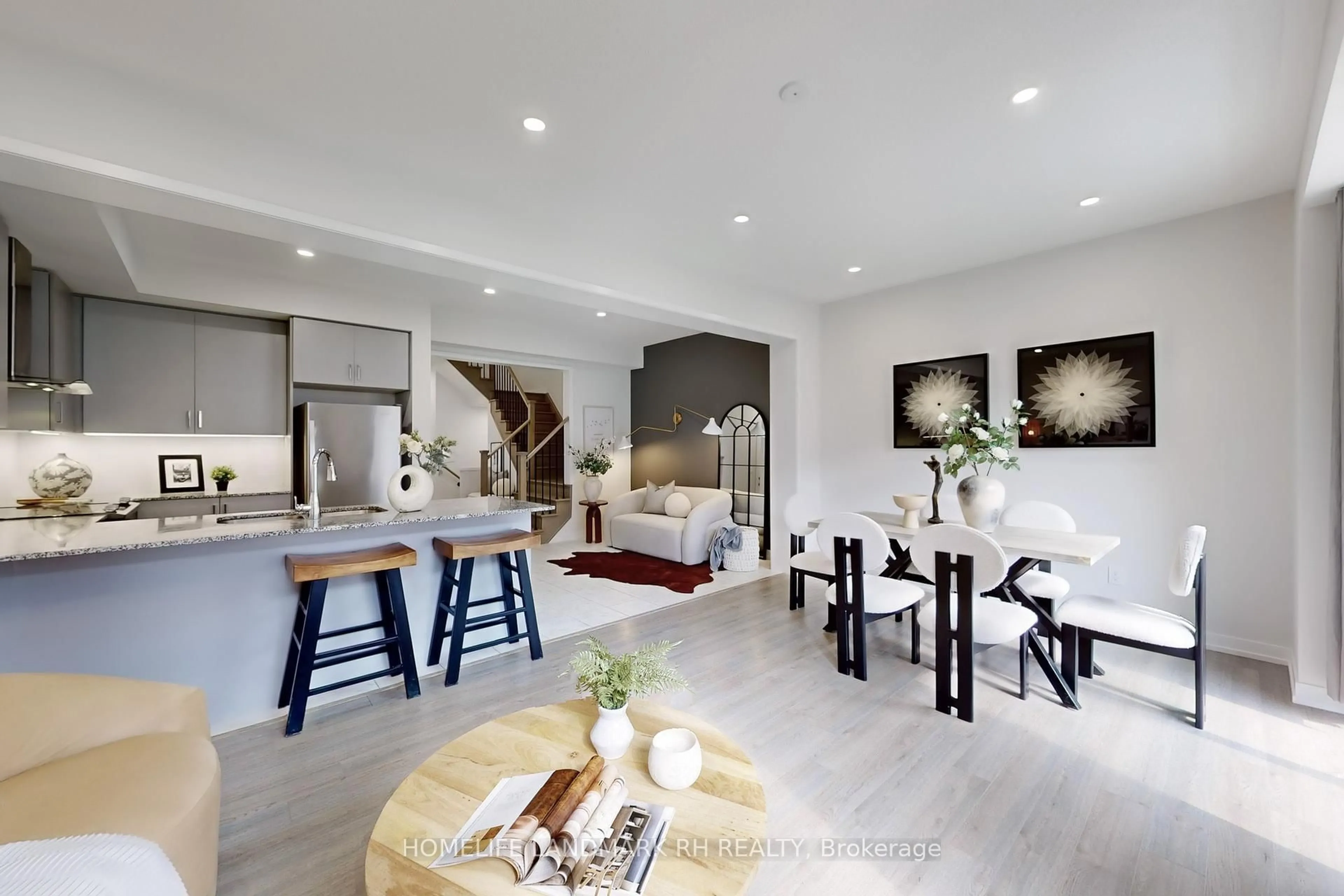 Open concept kitchen, unknown for 54 Dundonald Tr, Newmarket Ontario L3Y 0E1