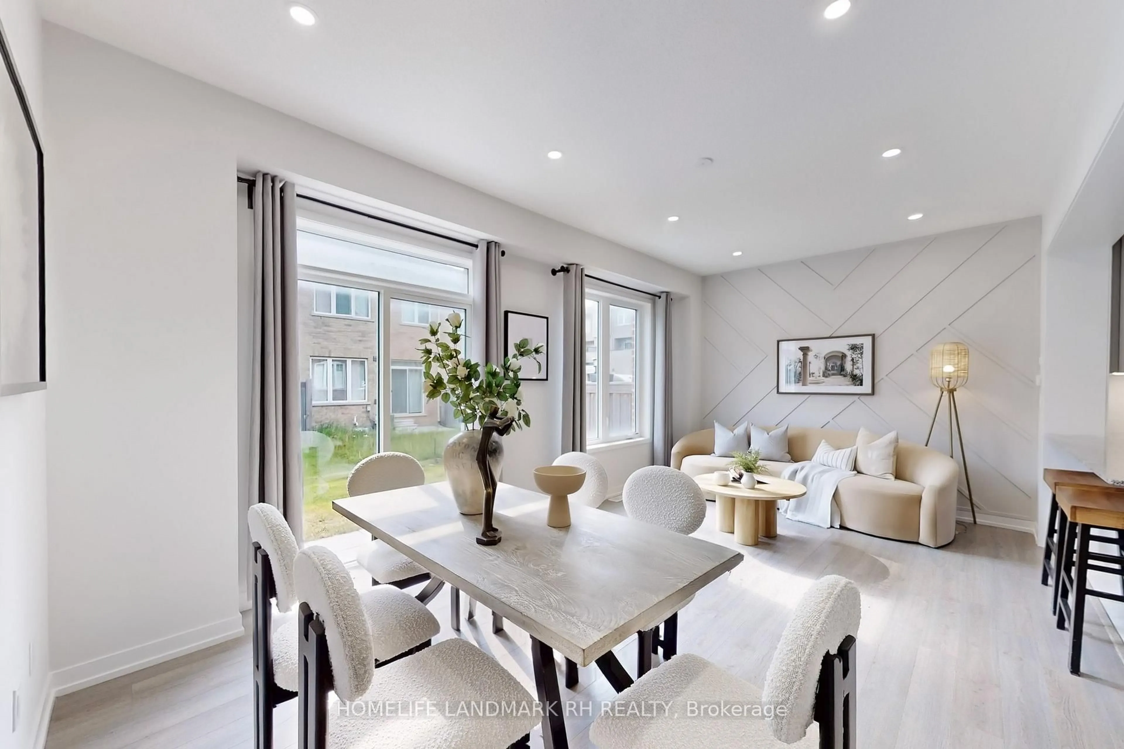 Dining room, unknown for 54 Dundonald Tr, Newmarket Ontario L3Y 0E1