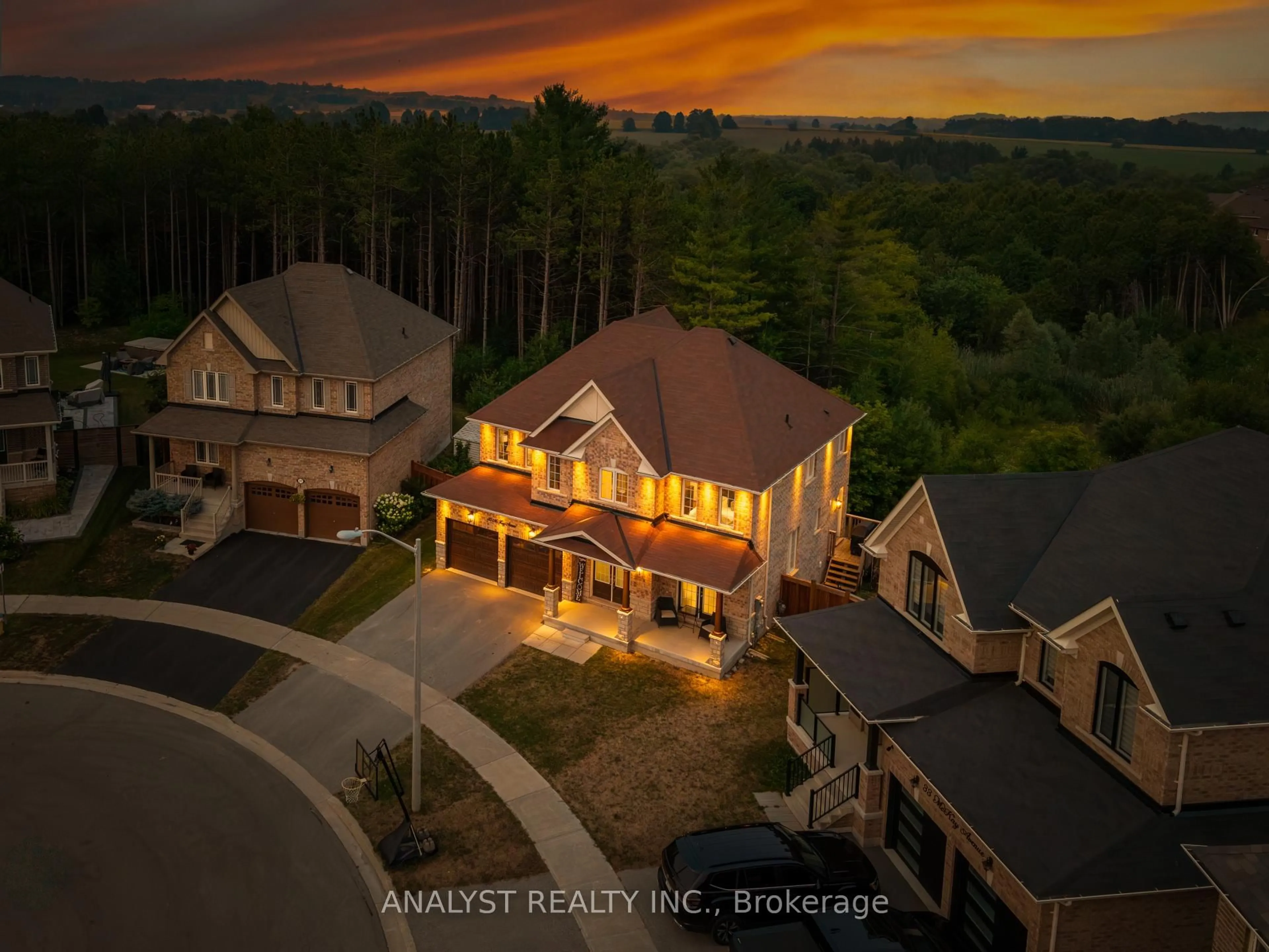 A pic from outside/outdoor area/front of a property/back of a property/a pic from drone, unknown for 35 Mckay Ave, New Tecumseth Ontario L0G 1W0