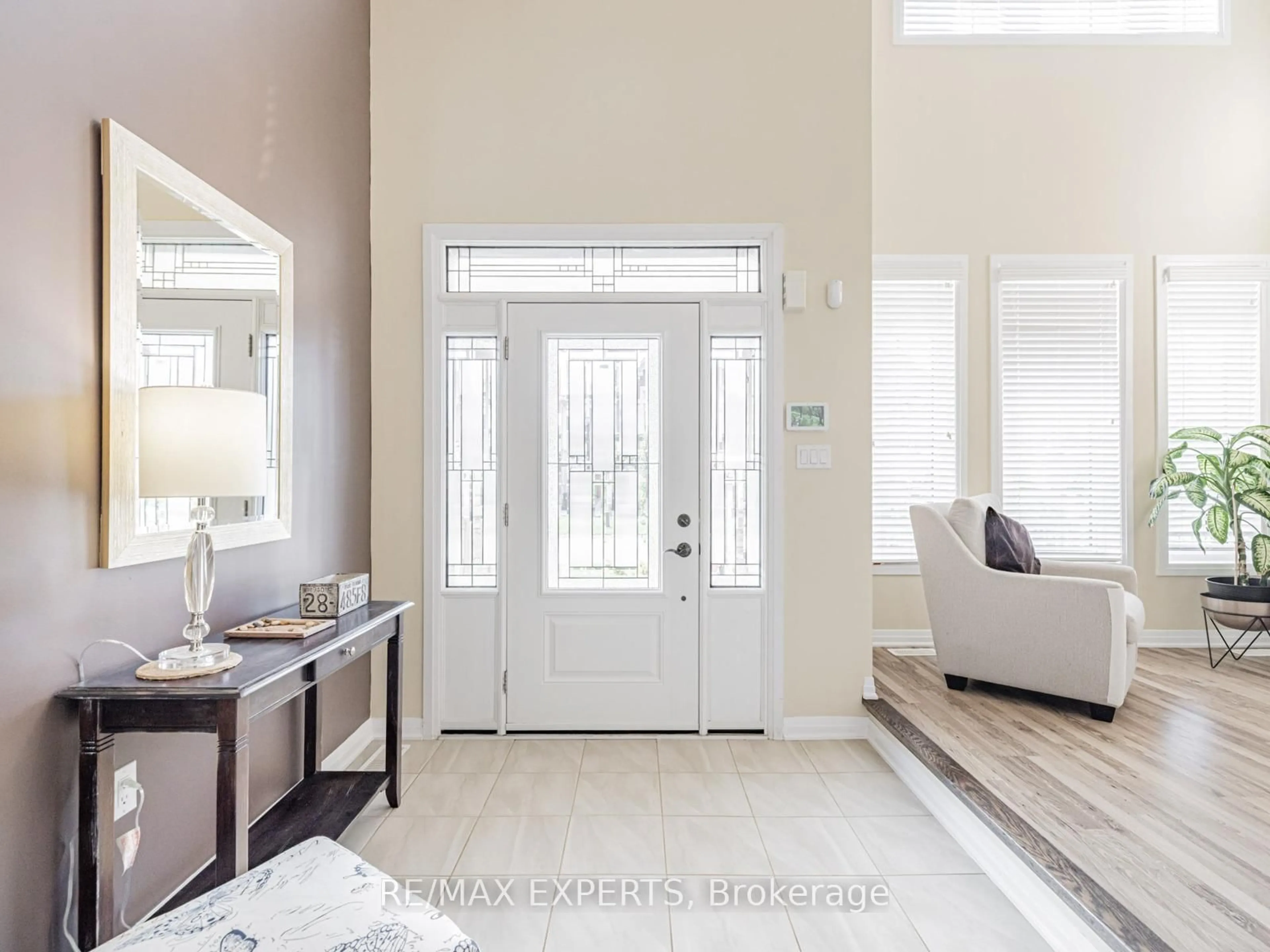 Indoor entryway for 11 Jenkins Ave, New Tecumseth Ontario L0G 1W0