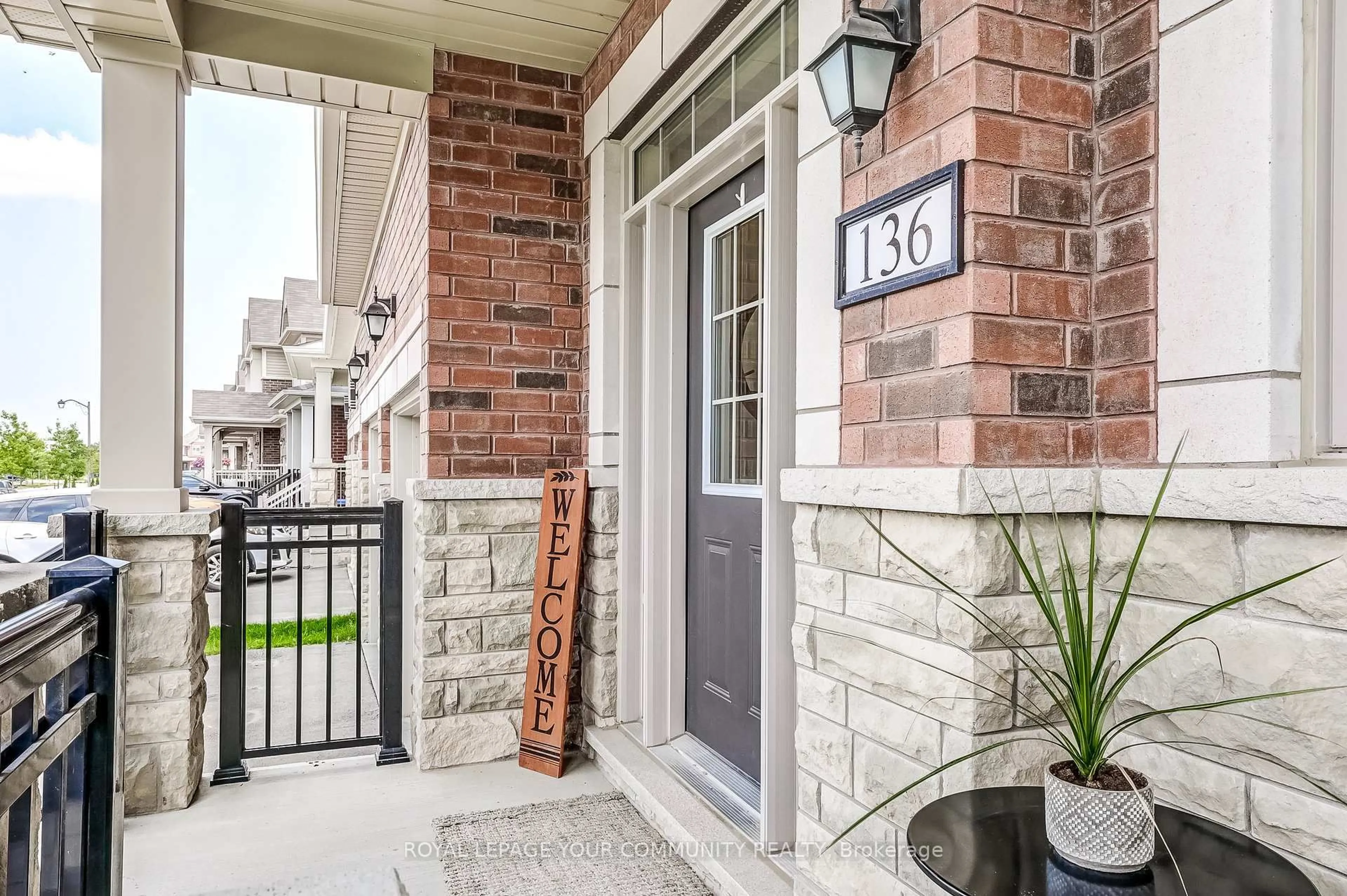 Unknown for 136 Casserley Cres, New Tecumseth Ontario L0G 1W0