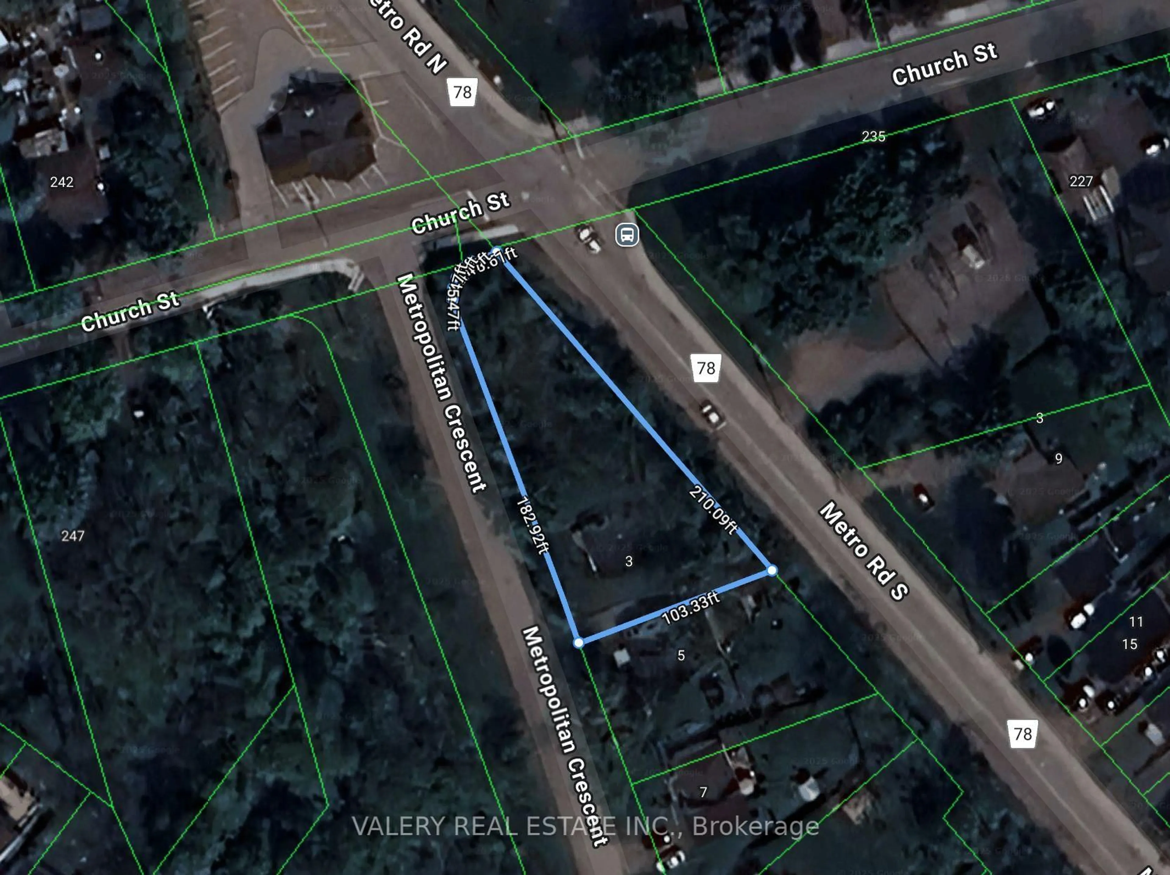 A pic from outside/outdoor area/front of a property/back of a property/a pic from drone, street for 3 Metropolitan Cres, Georgina Ontario L4P 1V4