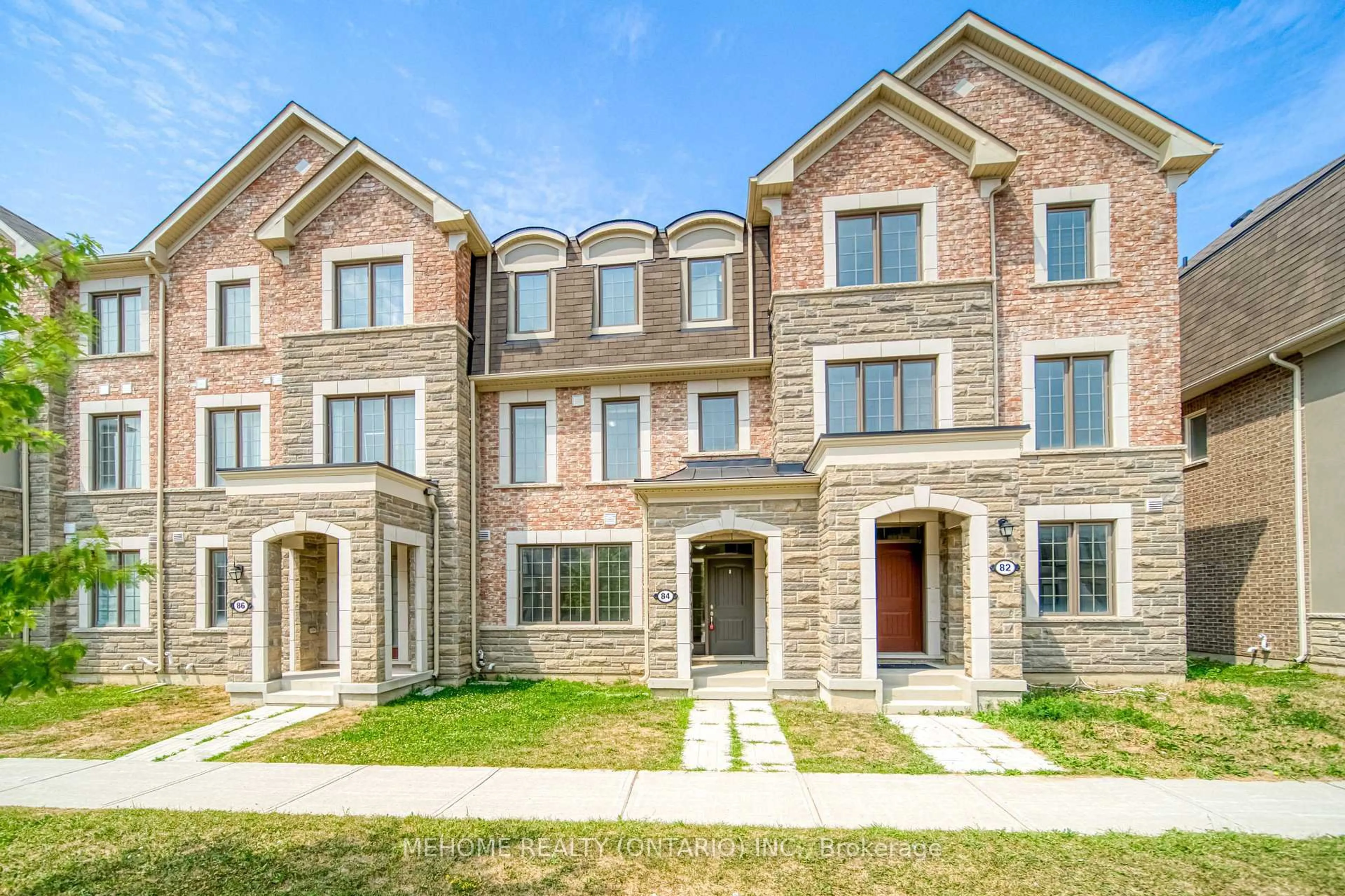 Home with brick exterior material, street for 84 William F Bell Pkwy, Richmond Hill Ontario L4S 0K4