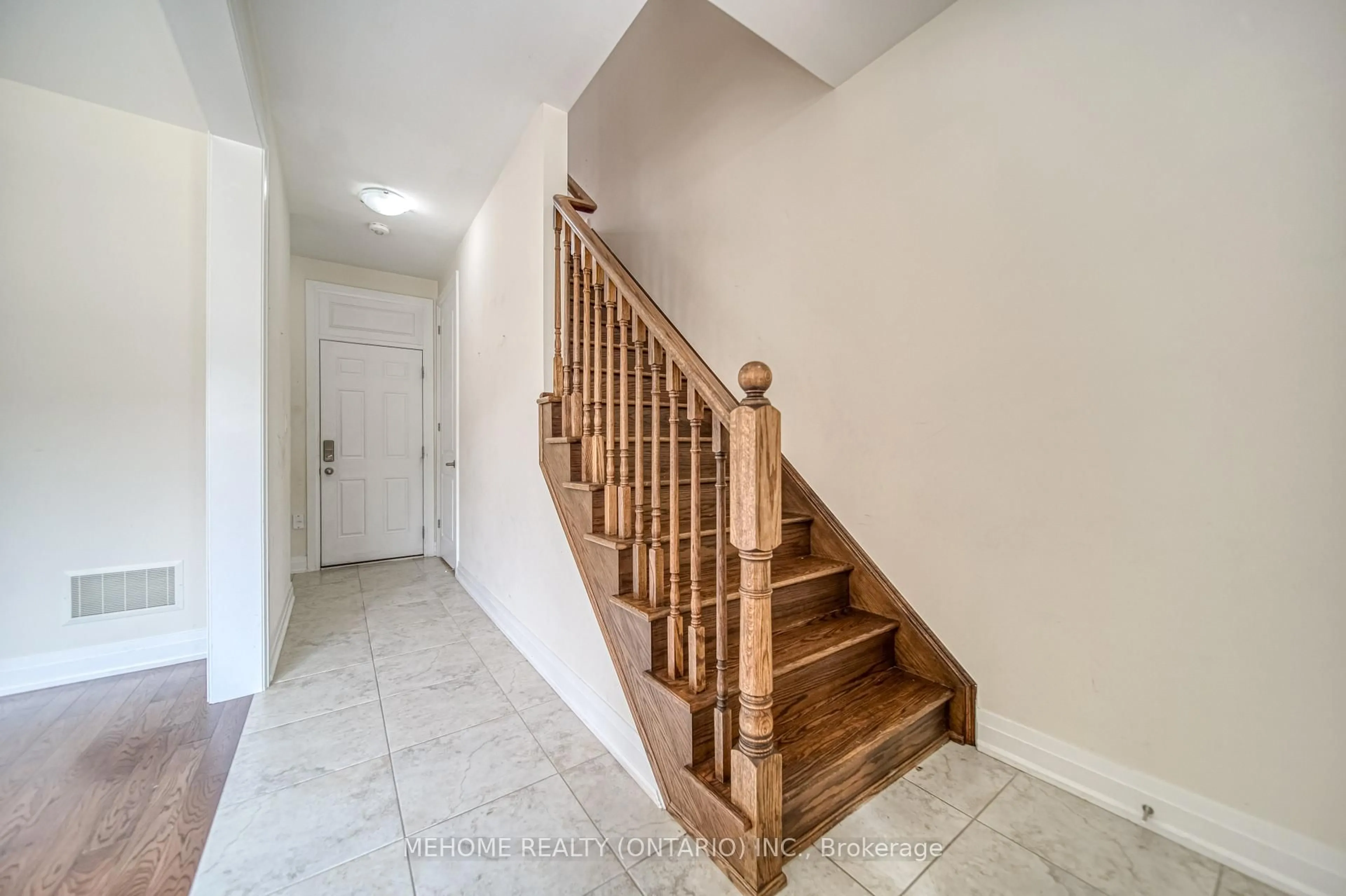 Stairs for 84 William F Bell Pkwy, Richmond Hill Ontario L4S 0K4