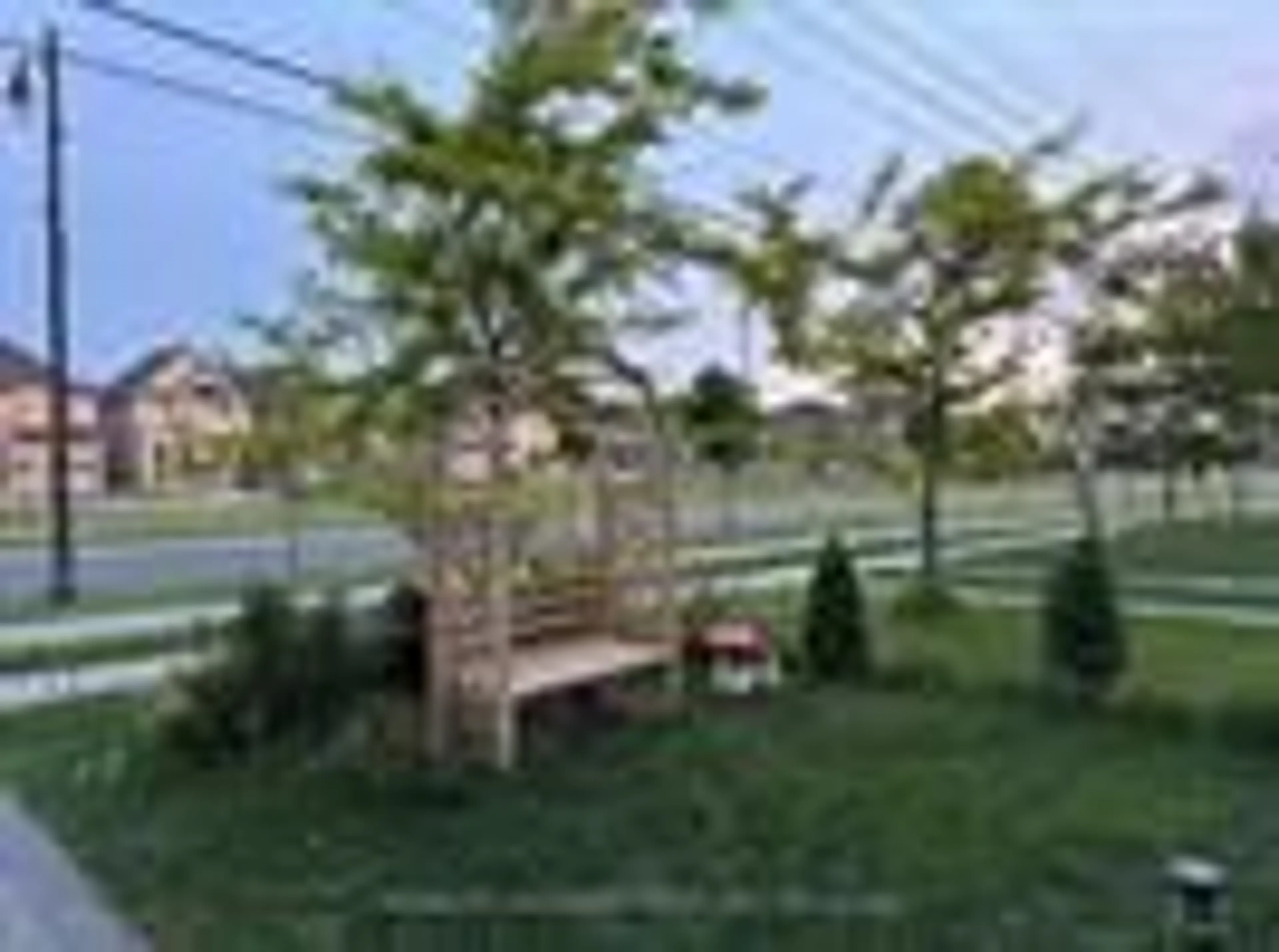 Blurry image for 1178 Wellington St, Aurora Ontario L4G 2C9