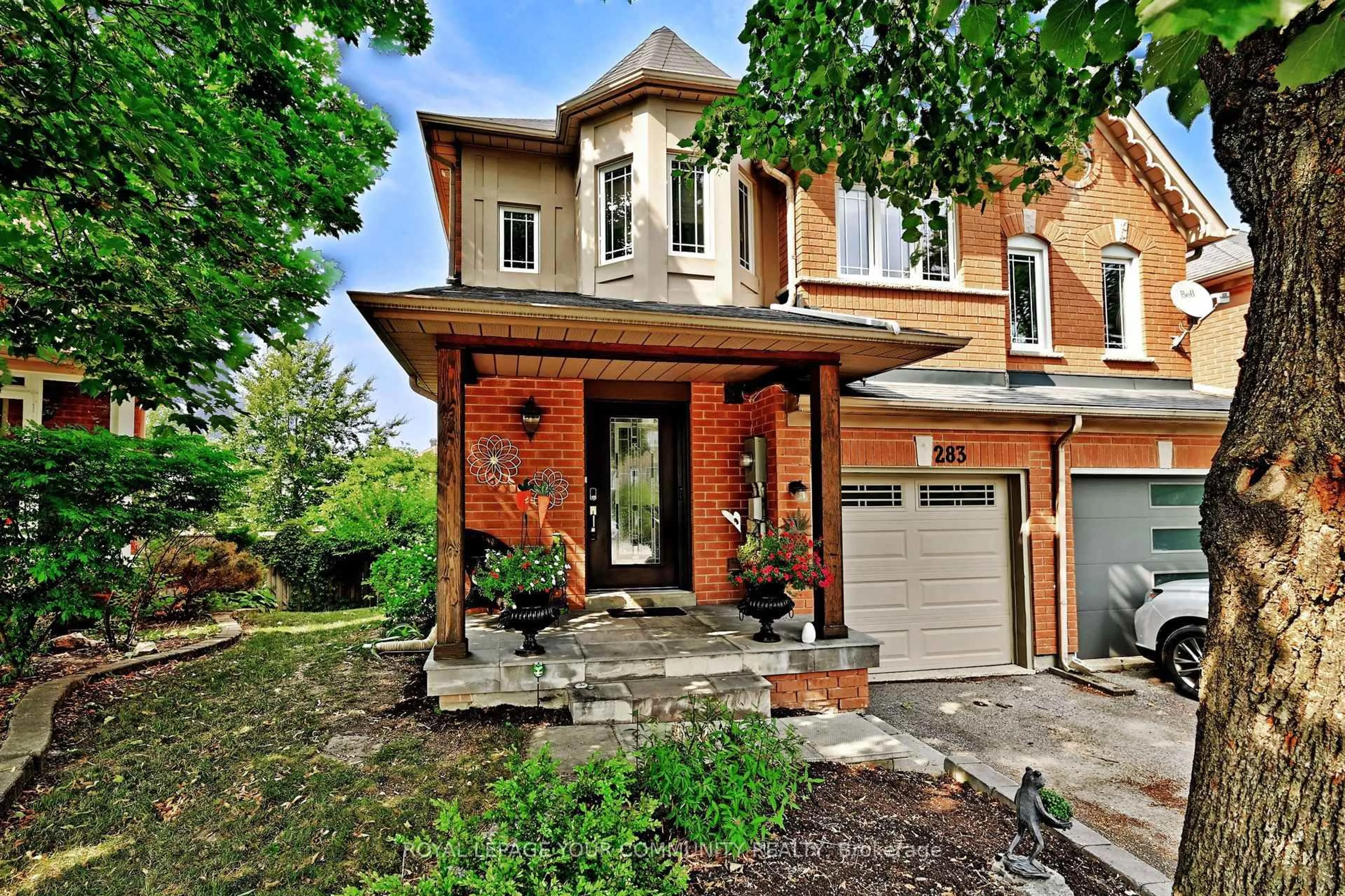 Home with brick exterior material, street for 283 Warner Cres, Newmarket Ontario L3X 2G6