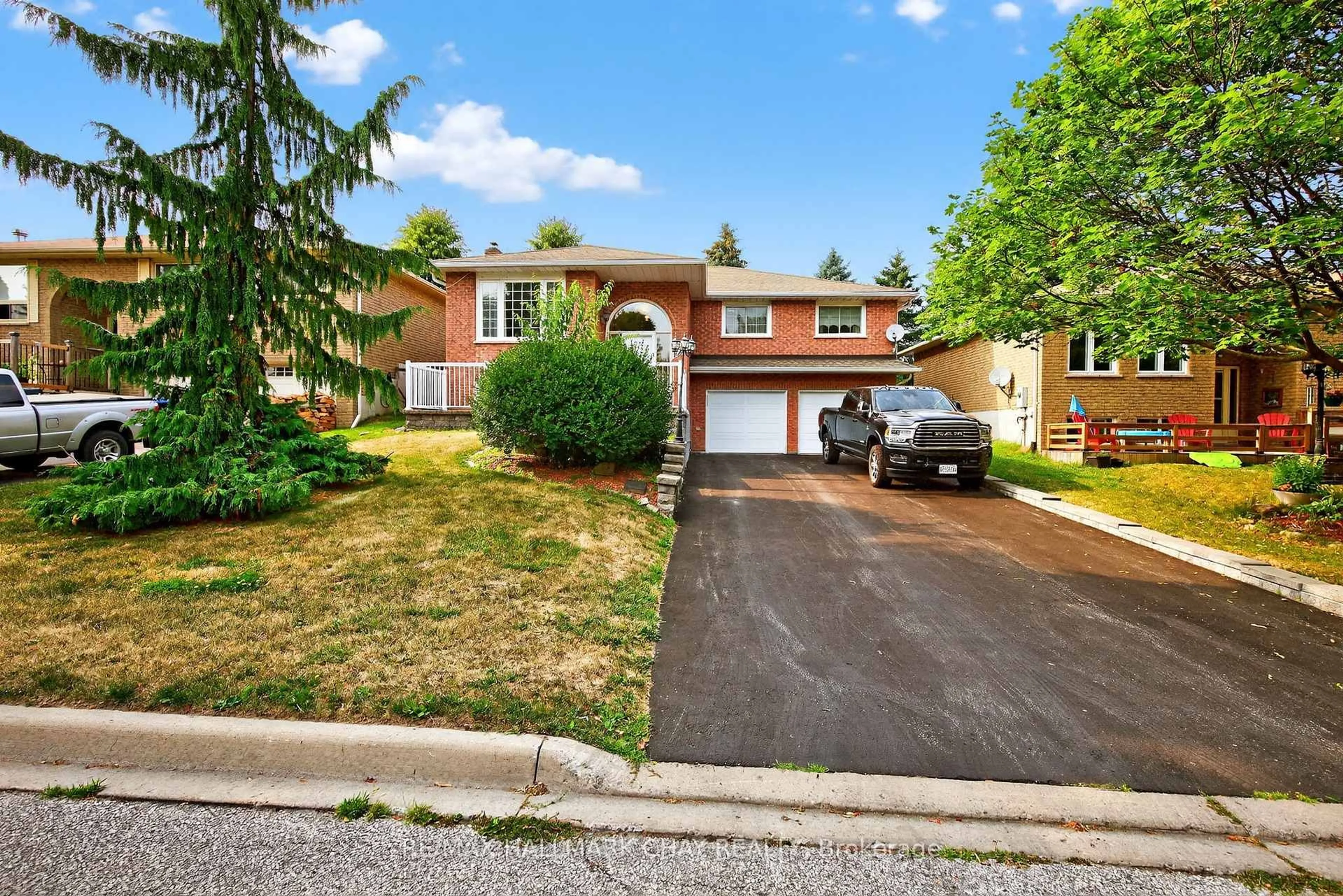 Home with brick exterior material, street for 128 Imperial Cres, Bradford West Gwillimbury Ontario L3Z 2N1