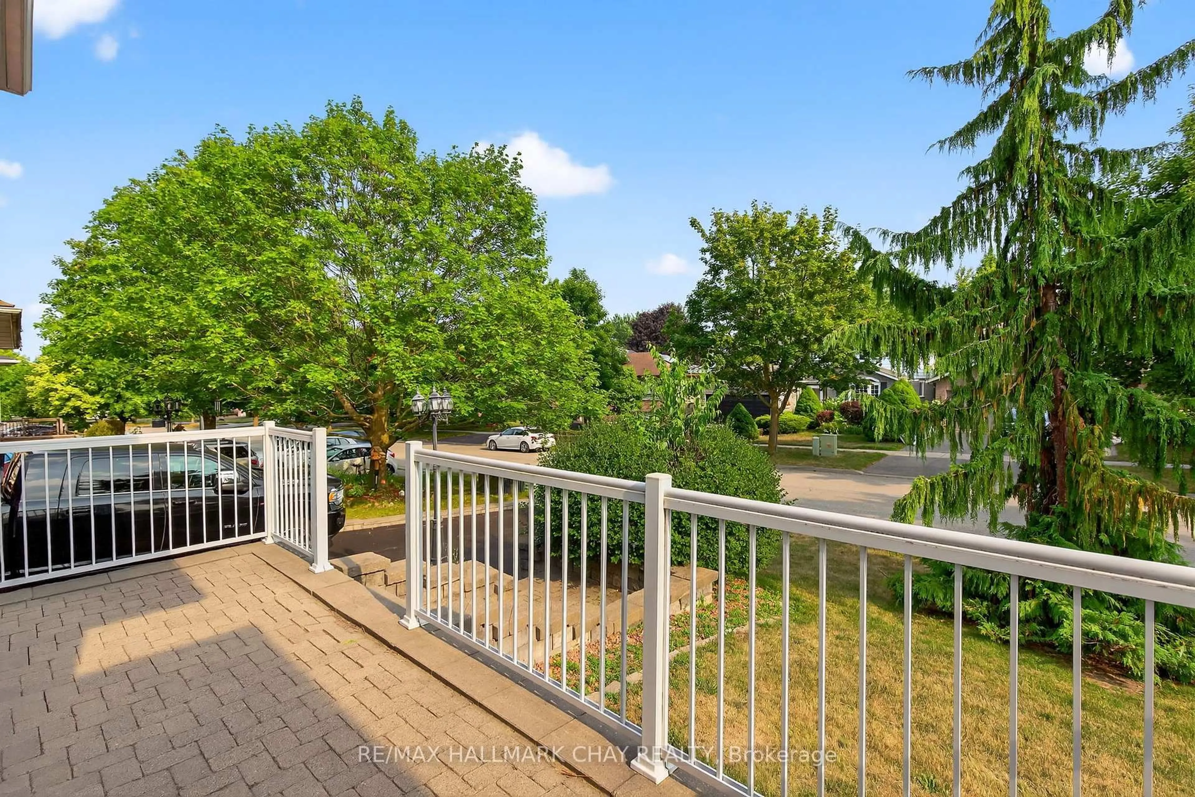 Patio, water/lake/river/ocean view for 128 Imperial Cres, Bradford West Gwillimbury Ontario L3Z 2N1