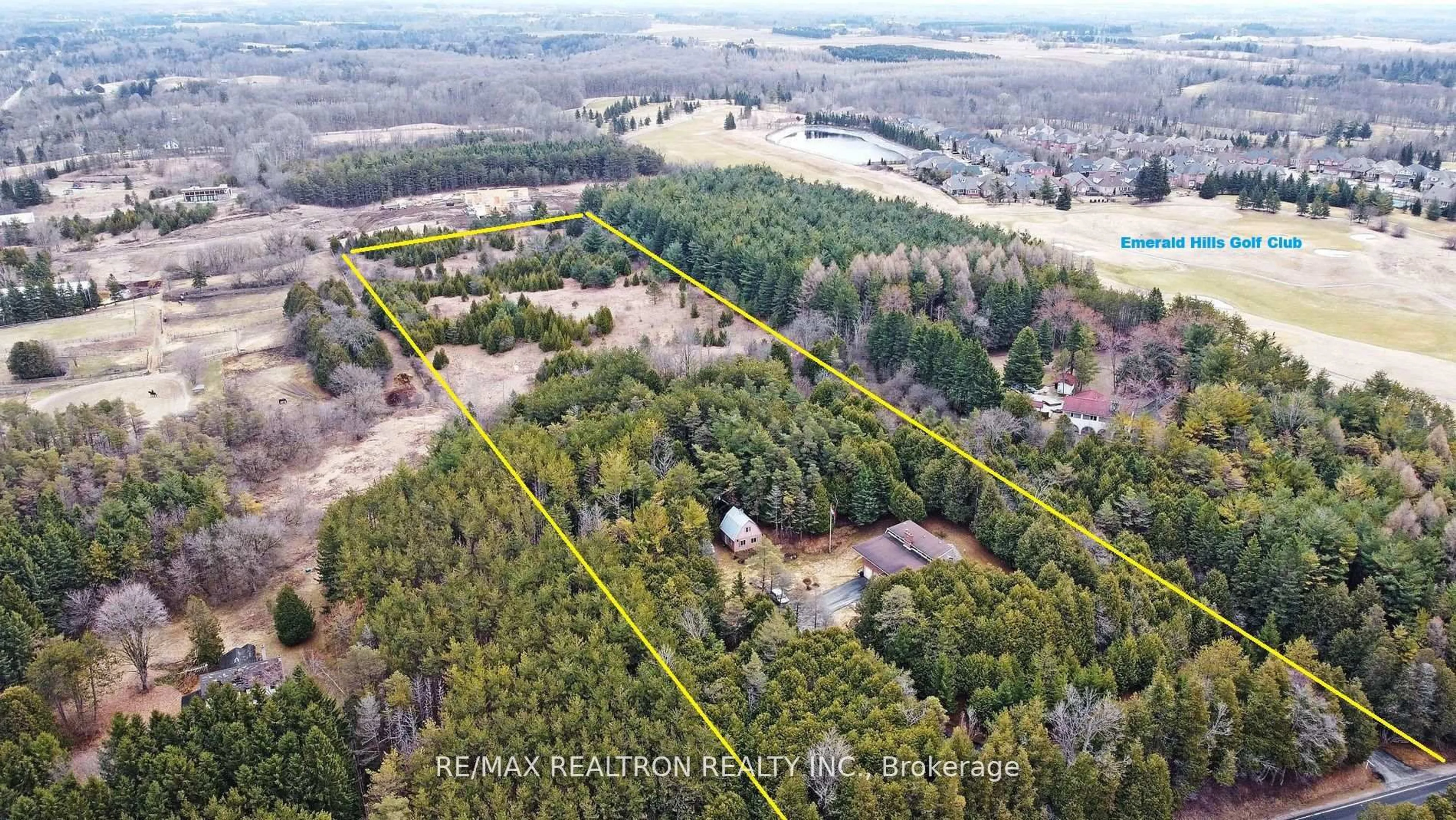 A pic from outside/outdoor area/front of a property/back of a property/a pic from drone, forest/trees view for 14401 Warden Ave, Whitchurch-Stouffville Ontario L4A 7X5