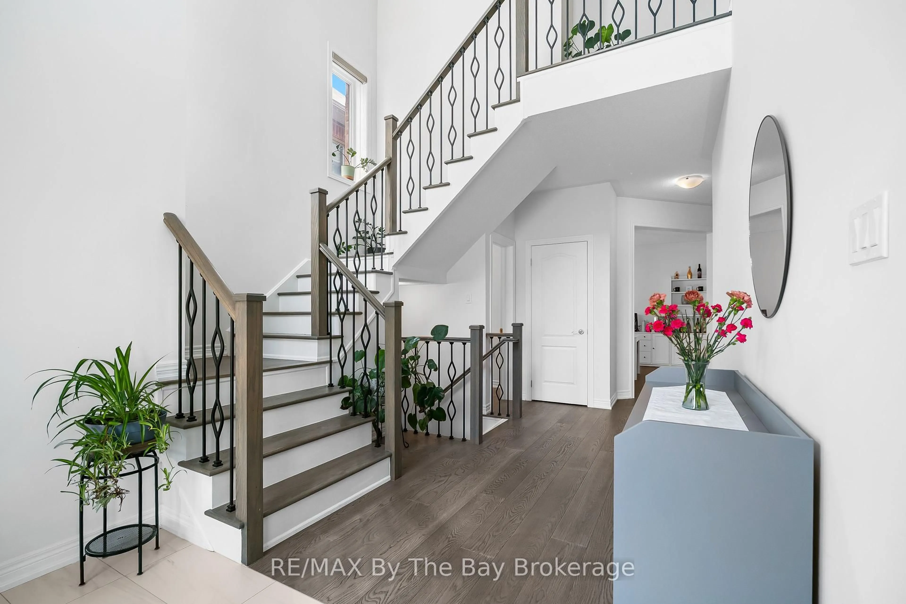 Indoor entryway for 28 Frederick Taylor Way, East Gwillimbury Ontario L0G 1M0