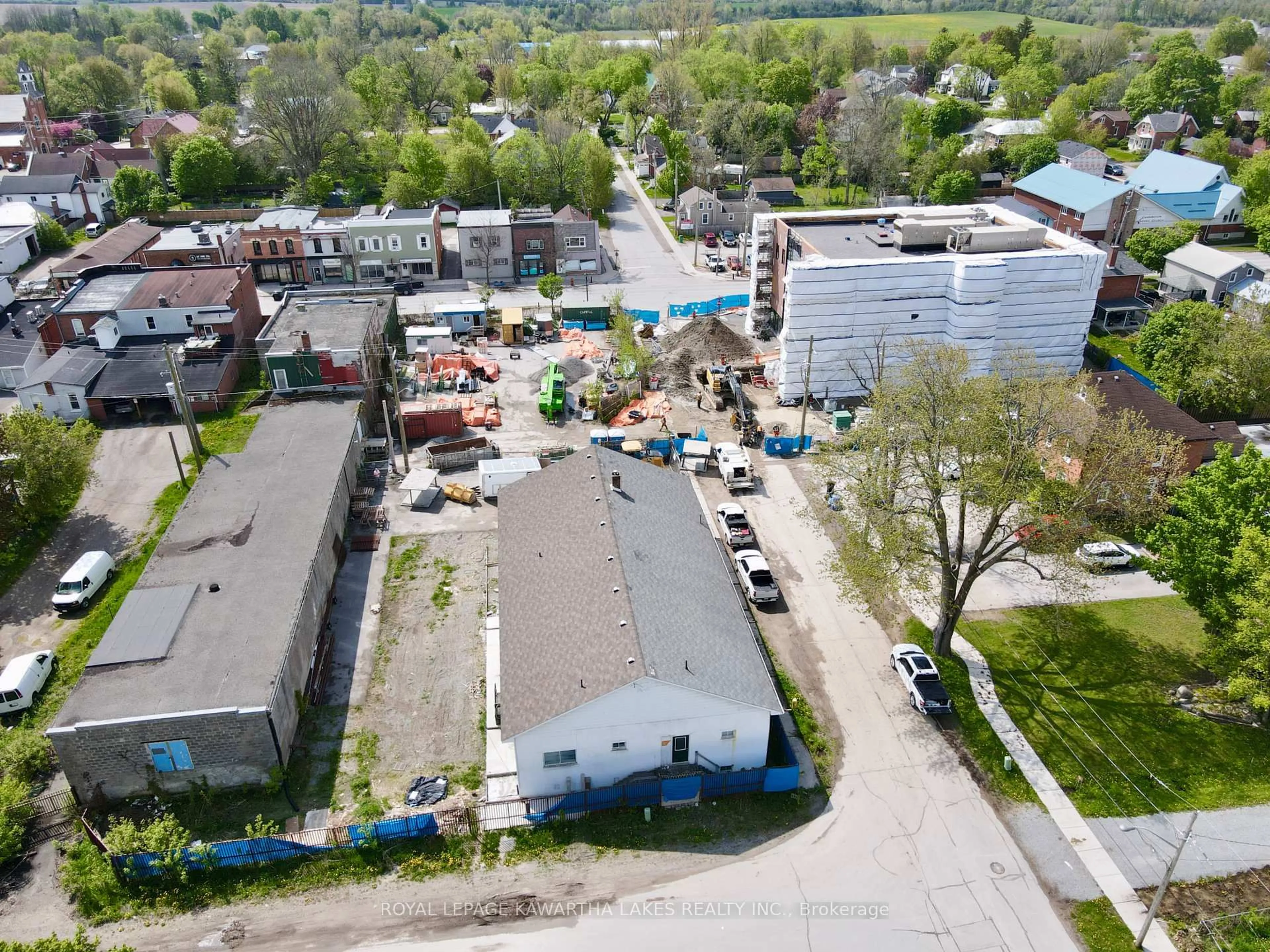 A pic from outside/outdoor area/front of a property/back of a property/a pic from drone, building for 21 Ann Steet St, Brock Ontario L0E 1E0