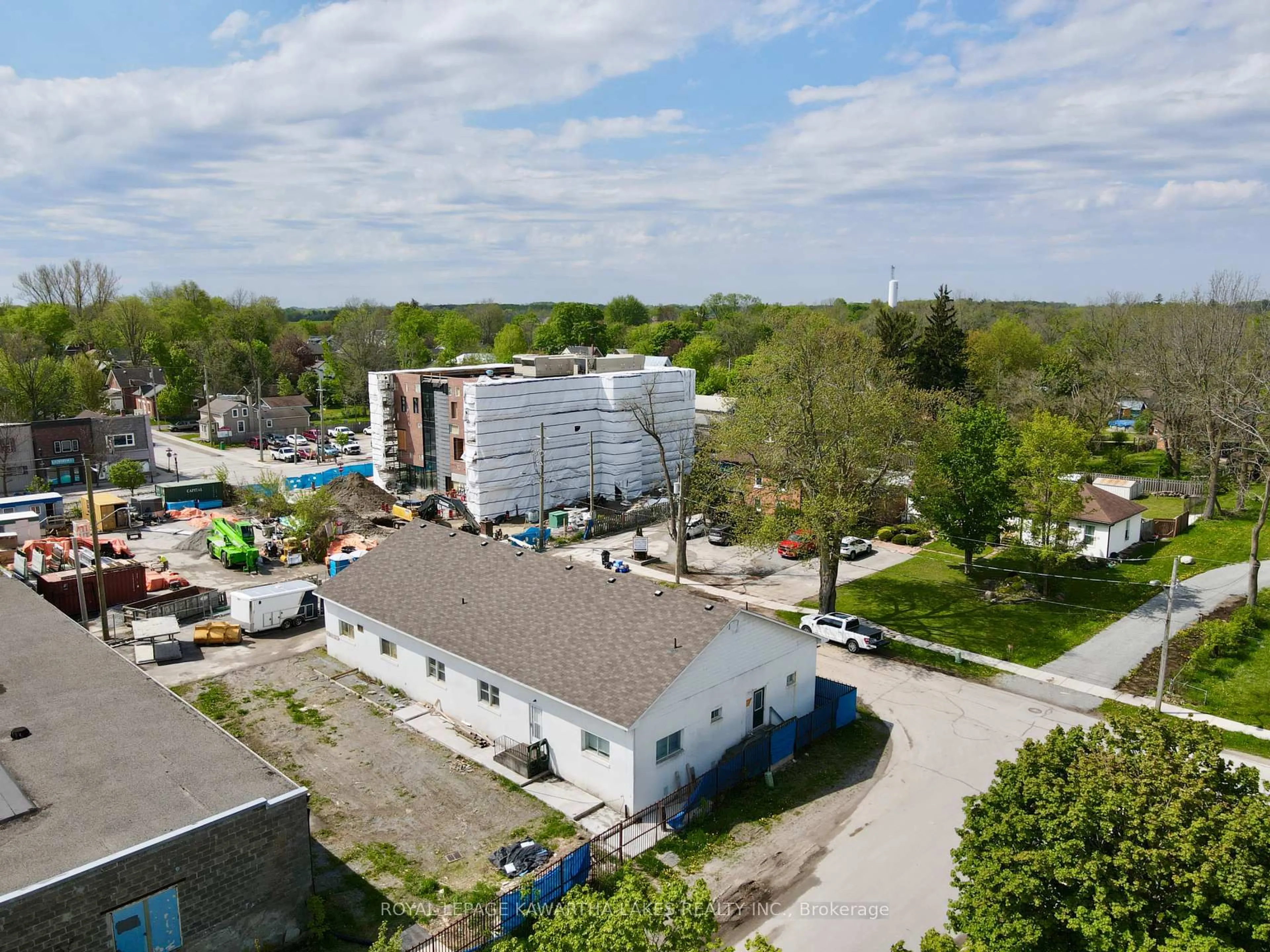 A pic from outside/outdoor area/front of a property/back of a property/a pic from drone, building for 21 Ann Steet St, Brock Ontario L0E 1E0