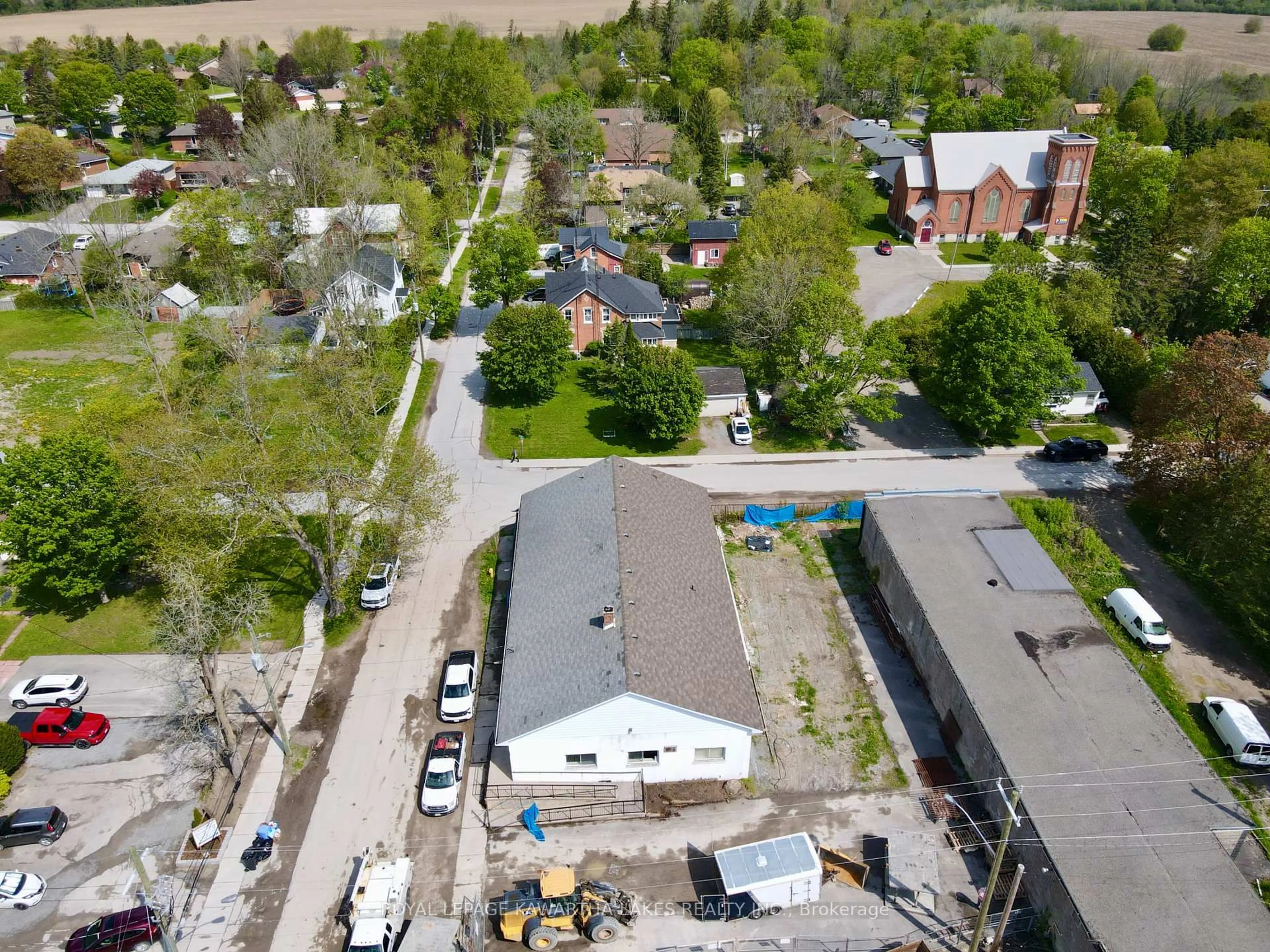 A pic from outside/outdoor area/front of a property/back of a property/a pic from drone, street for 21 Ann Steet St, Brock Ontario L0E 1E0