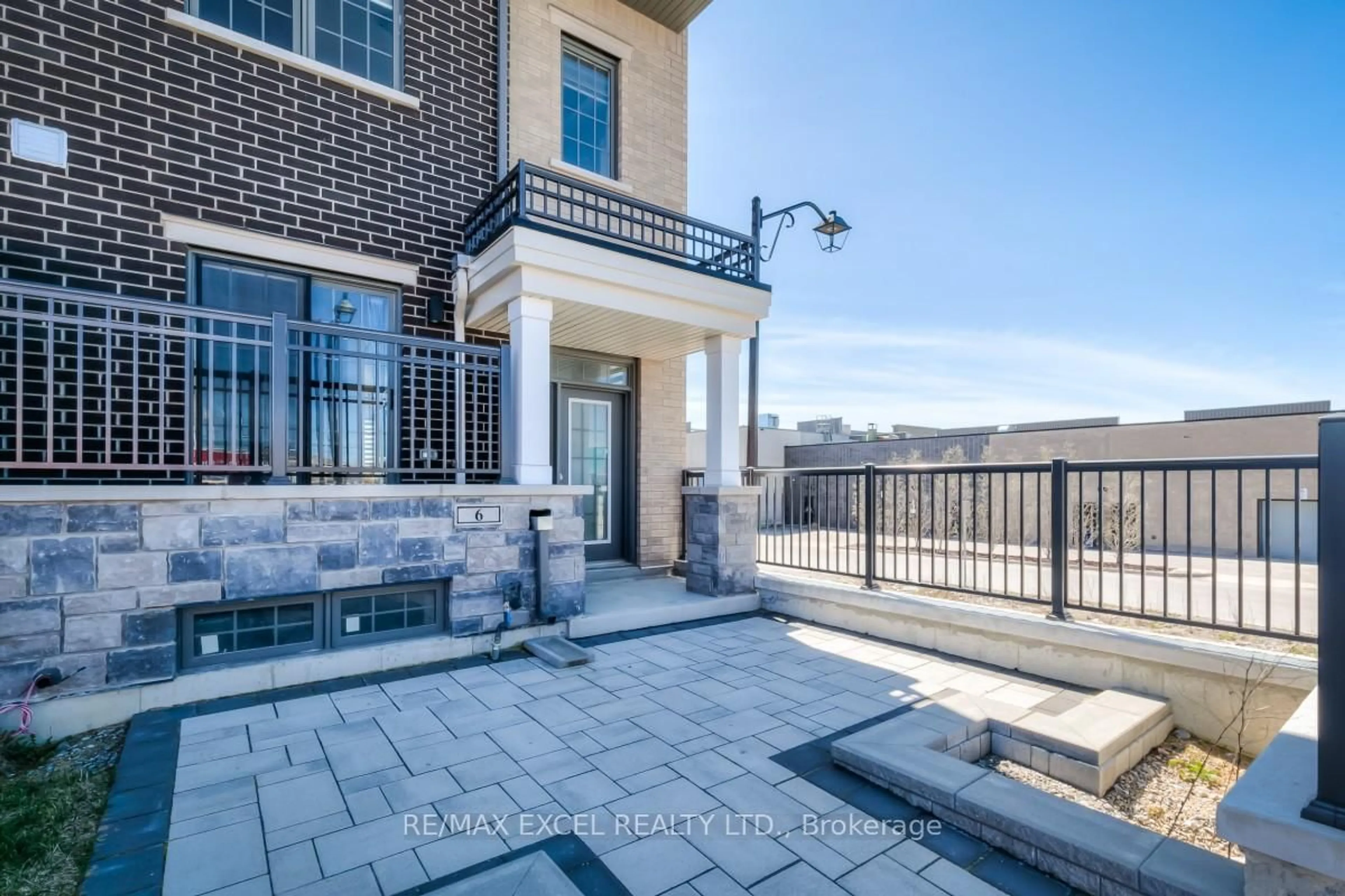 Patio, unknown for 6 Maybank Lane, Whitchurch-Stouffville Ontario L4A 4X7