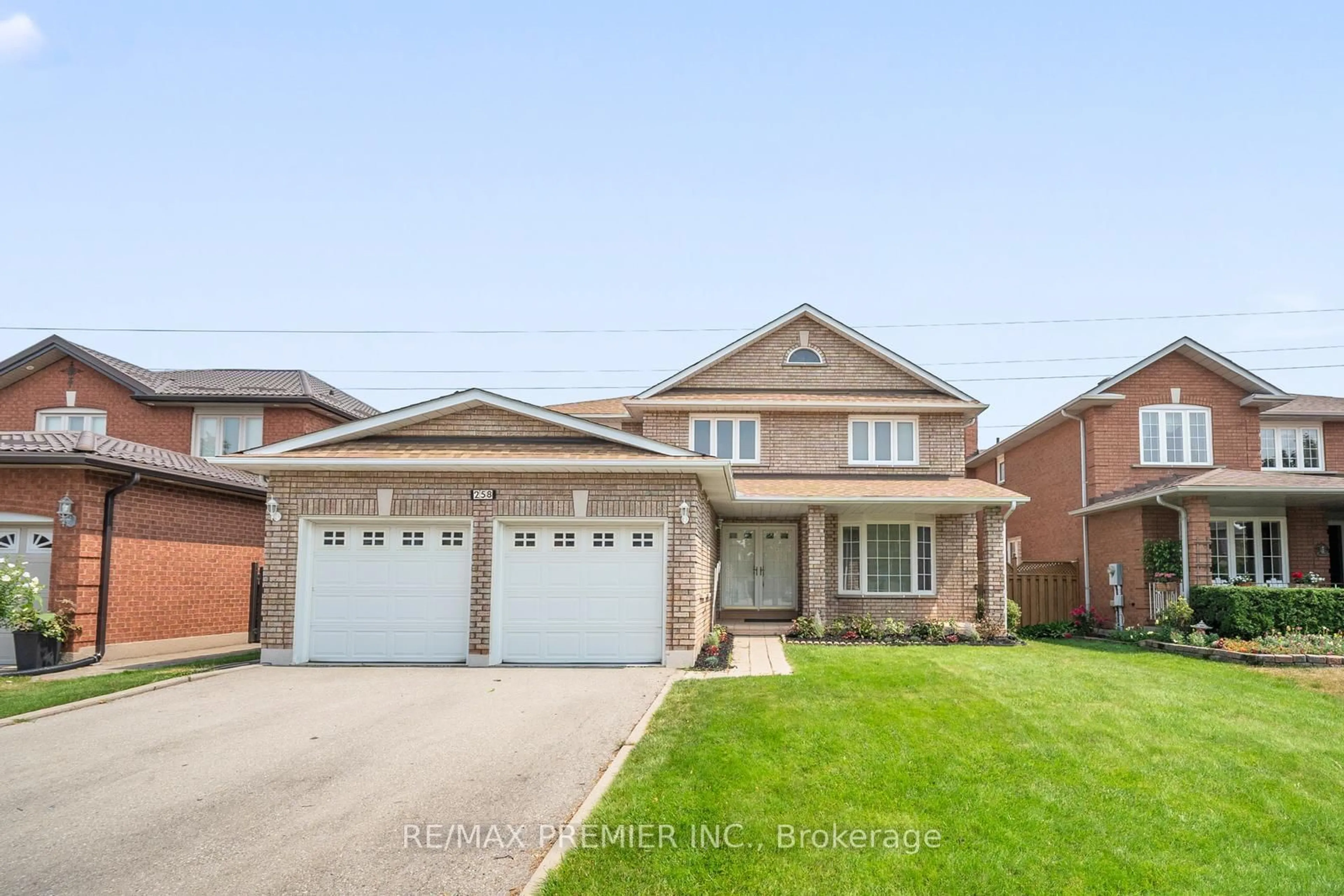 Home with brick exterior material, street for 258 Mapes Ave, Vaughan Ontario L4L 8R7