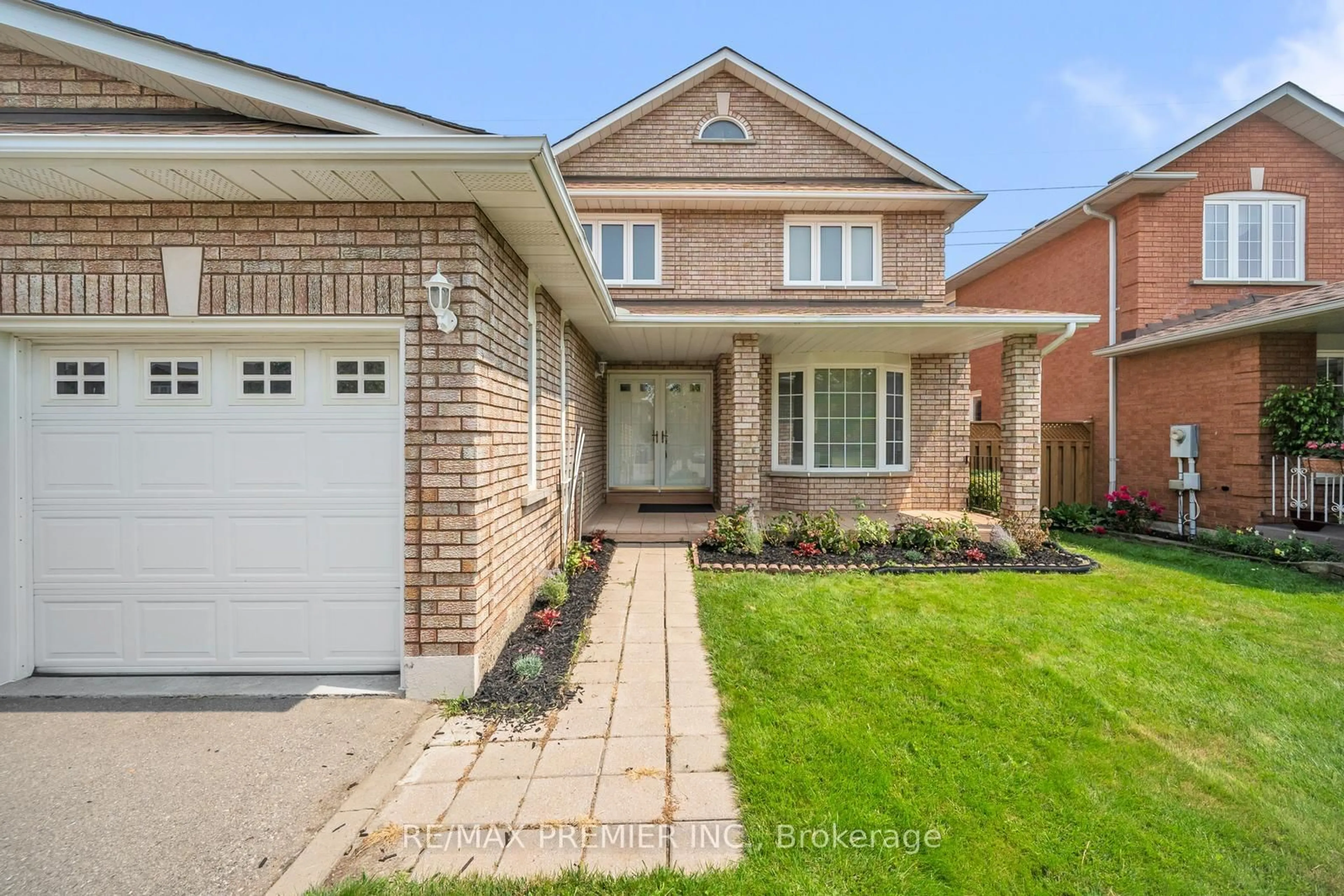 Home with brick exterior material, street for 258 Mapes Ave, Vaughan Ontario L4L 8R7