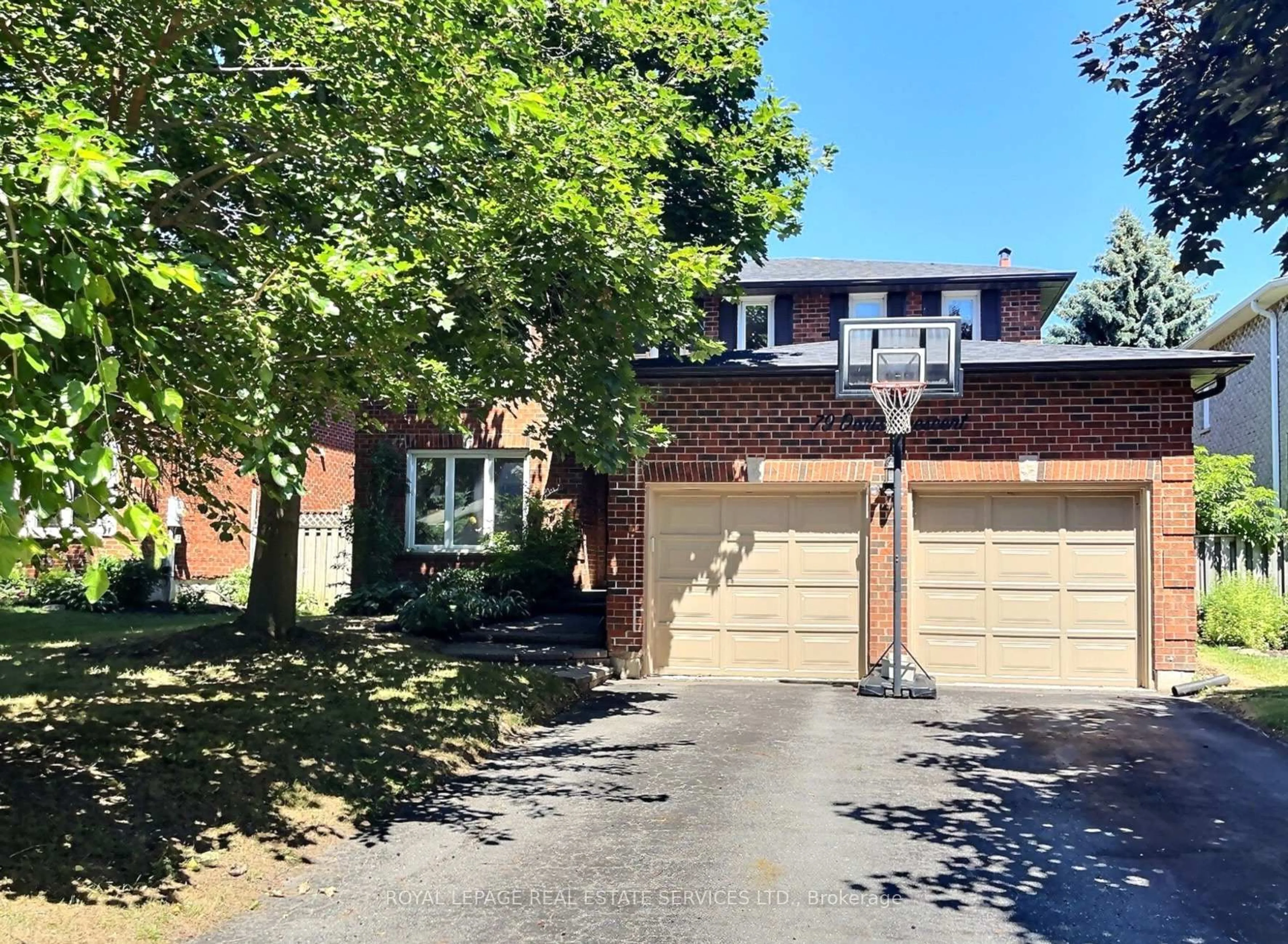 Home with brick exterior material, street for 79 Doris Cres, Newmarket Ontario L3Y 7V5