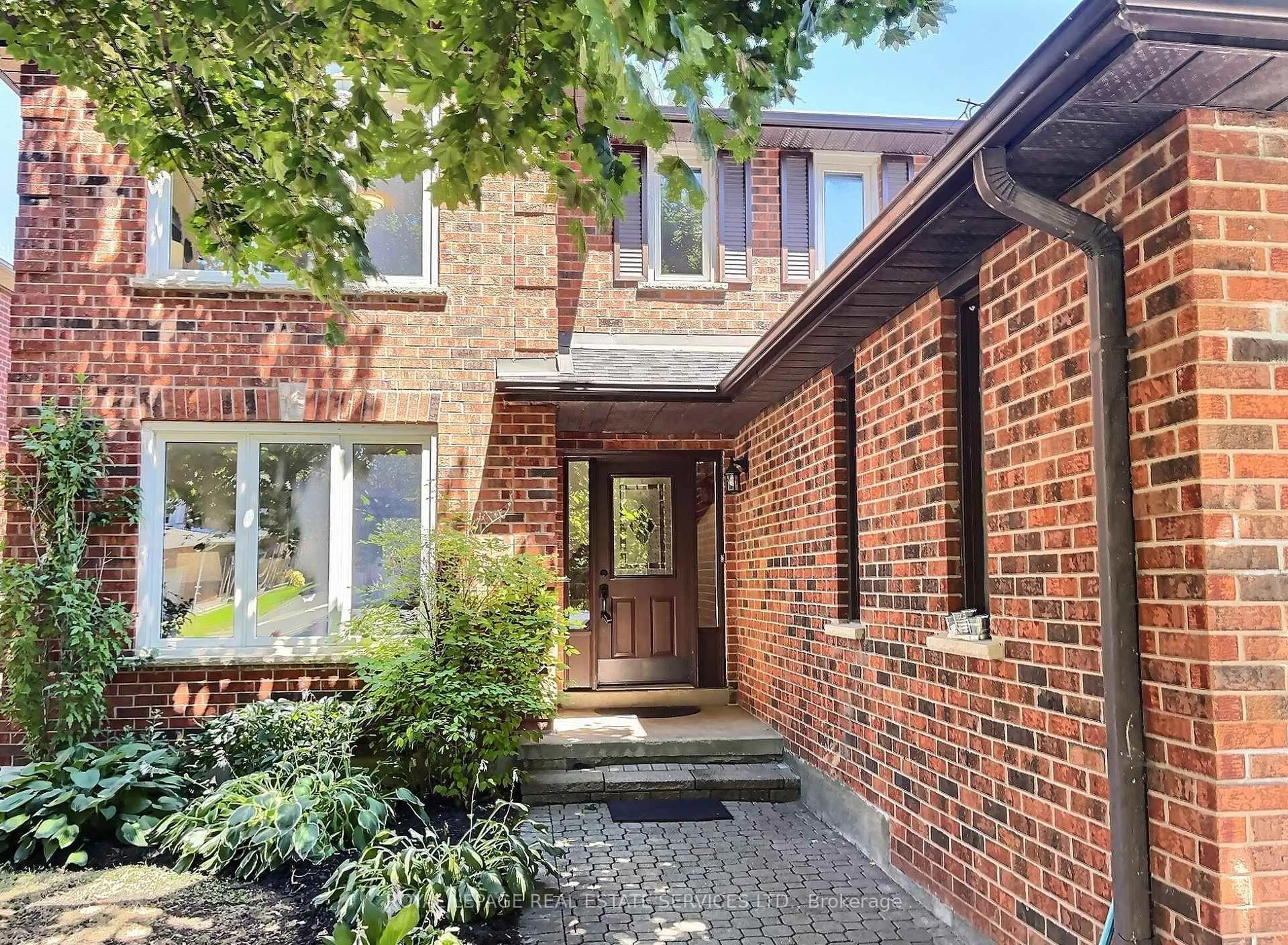 Home with brick exterior material, street for 79 Doris Cres, Newmarket Ontario L3Y 7V5