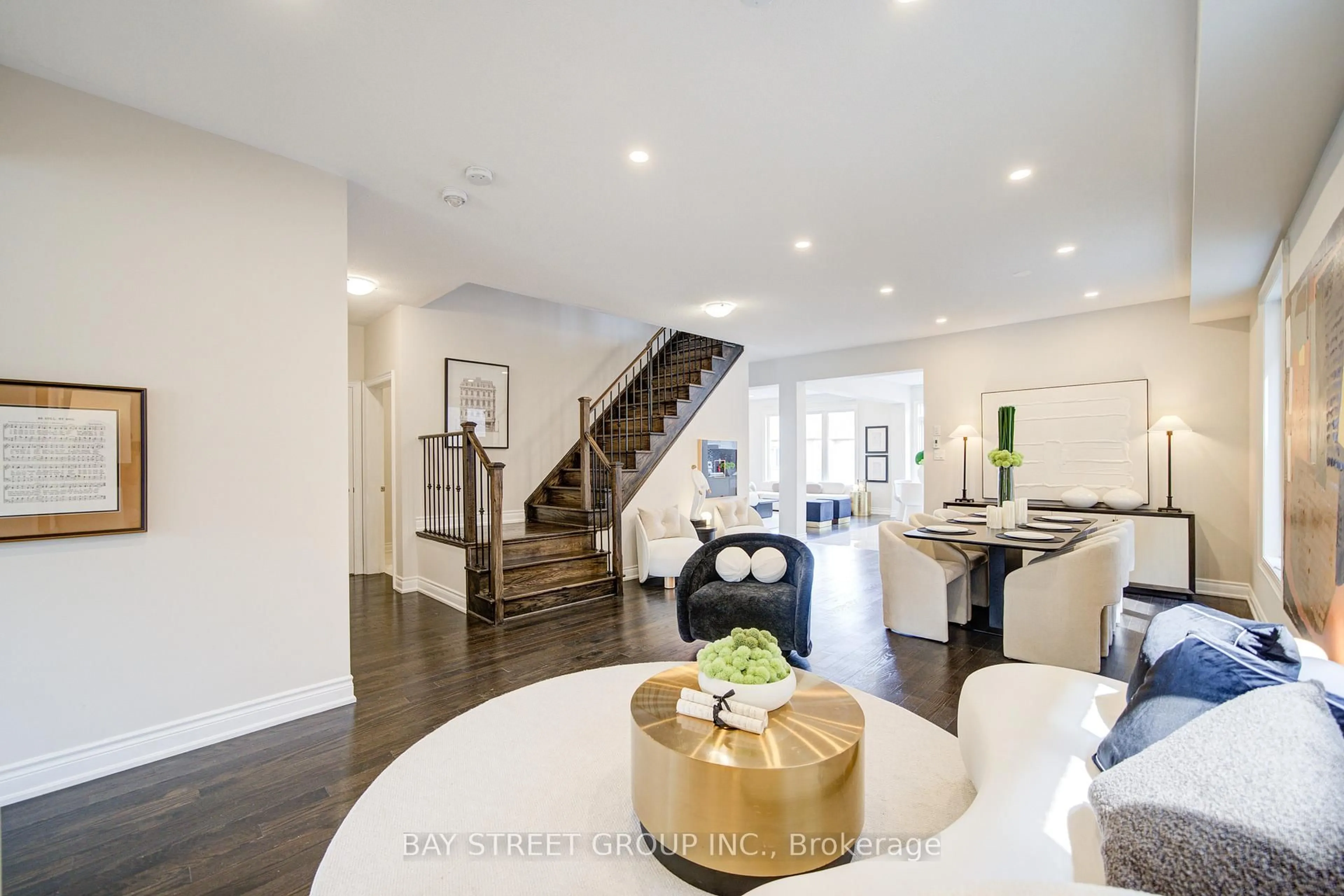 Unknown for 7 Yarrow Lane, East Gwillimbury Ontario L9N 0T4