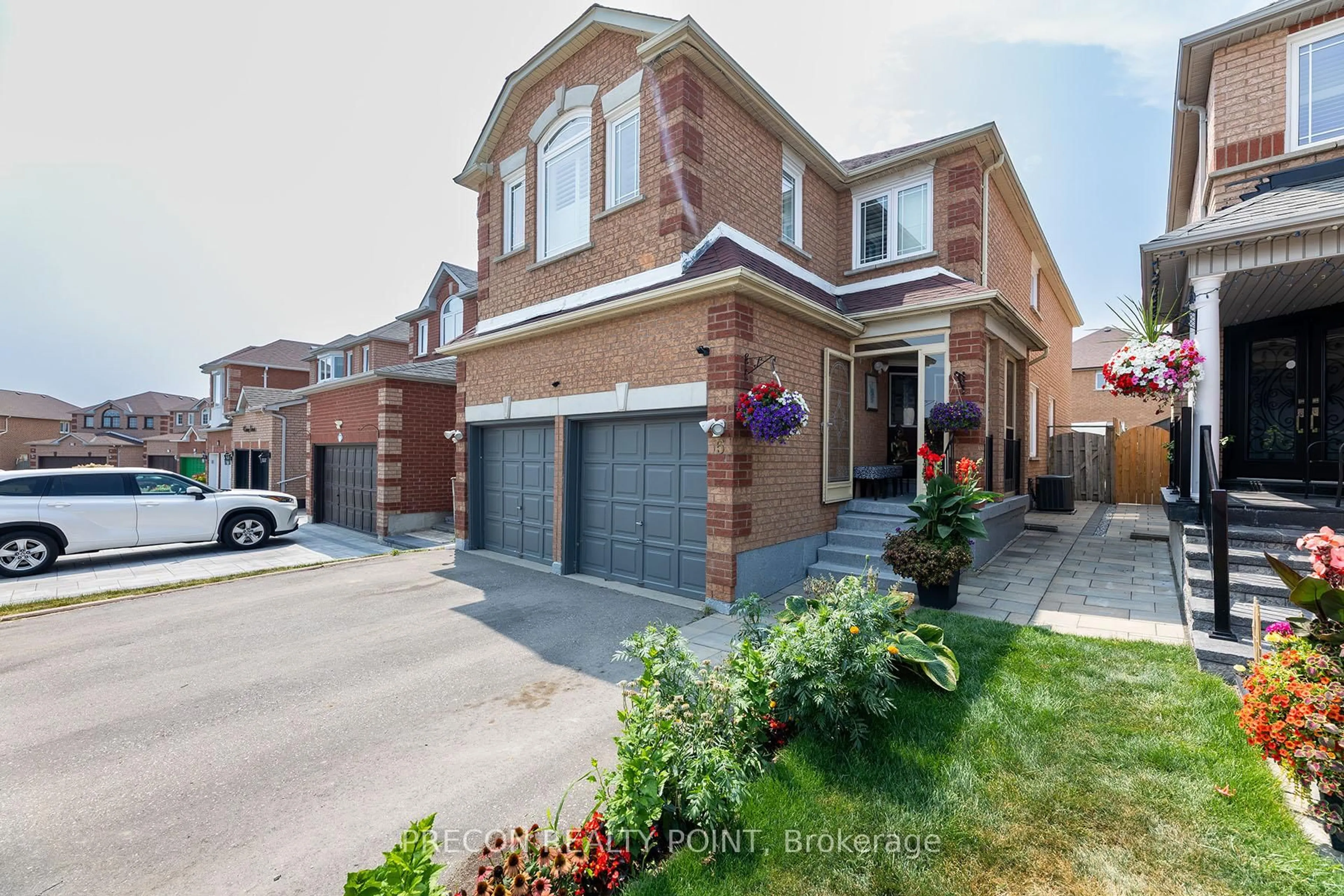 Home with brick exterior material, street for 5 Connery Cres, Markham Ontario L3S 4E5