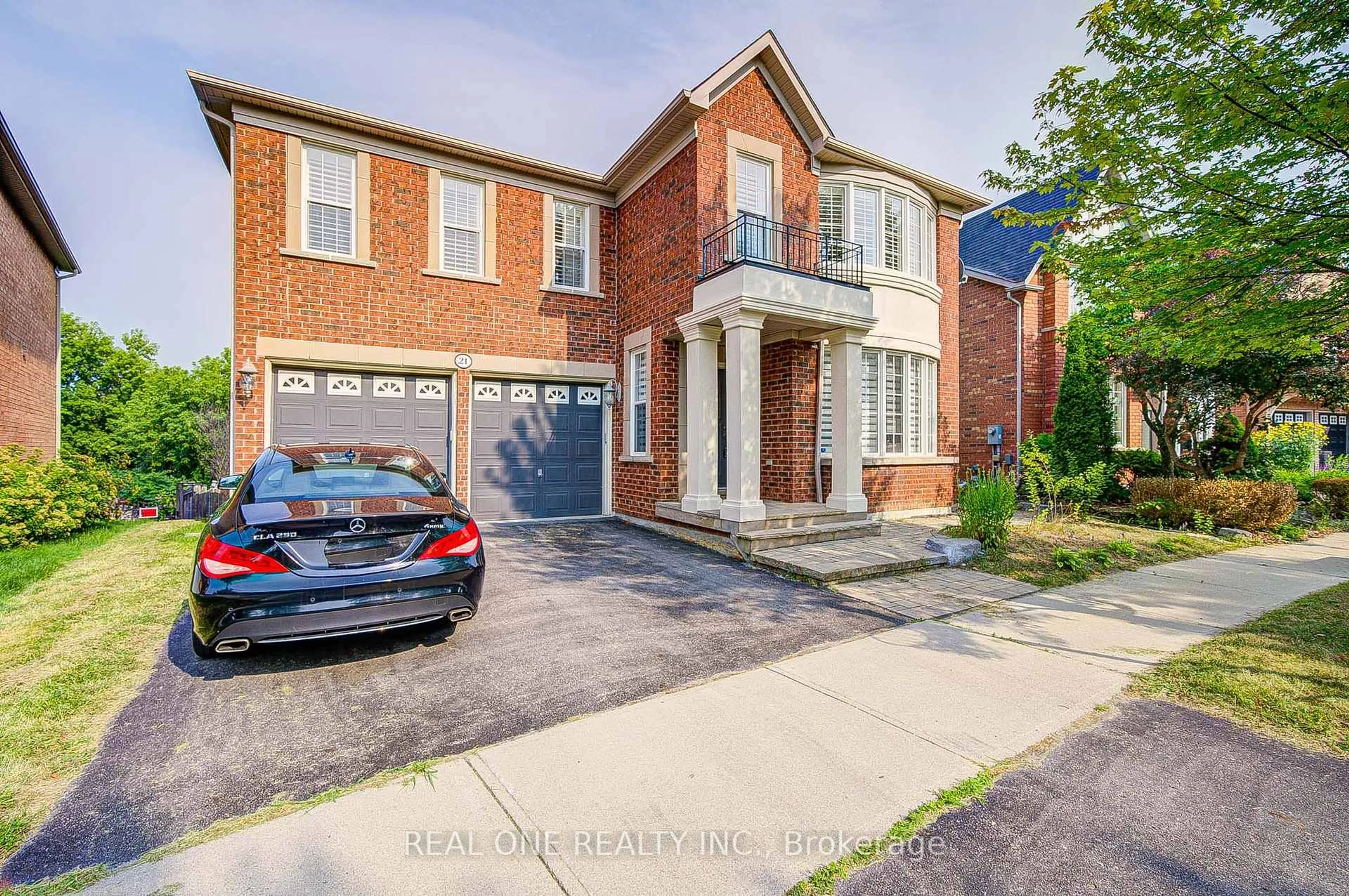 Home with brick exterior material, street for 21 Moraine Ridge Dr, Richmond Hill Ontario L4E 4S8