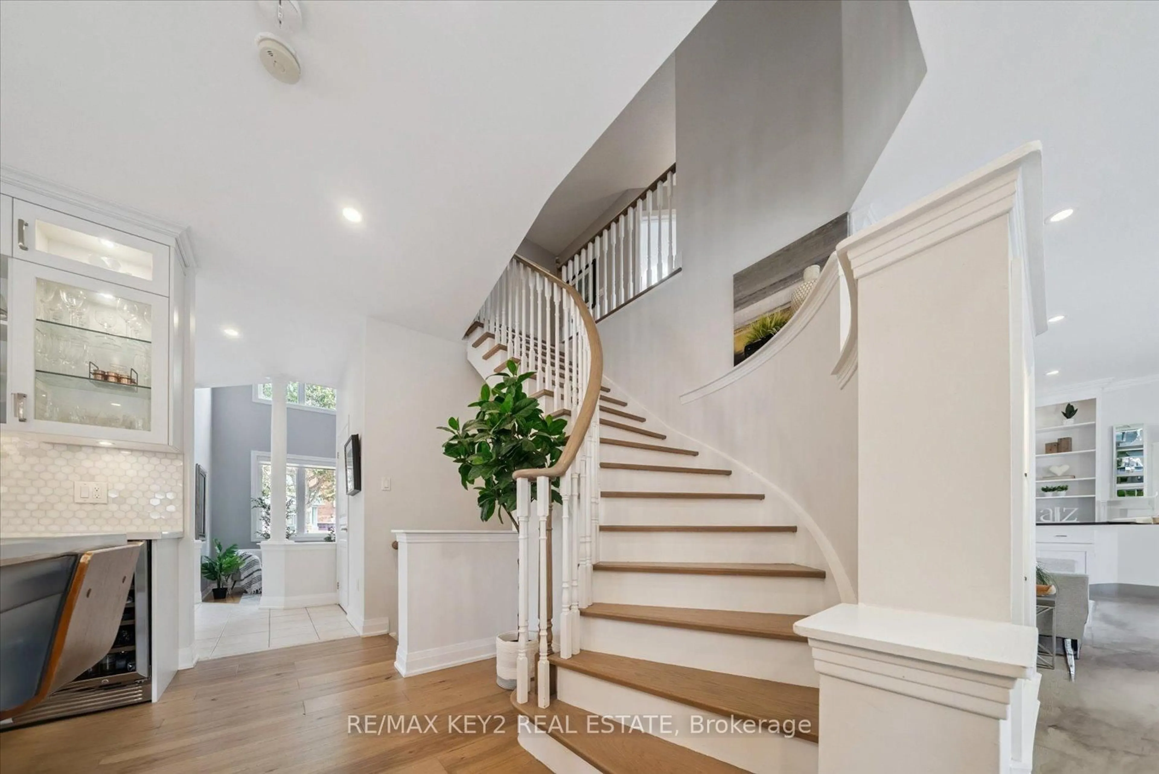 Stairs for 40 Saintsbury Rd, Markham Ontario L6C 2J1